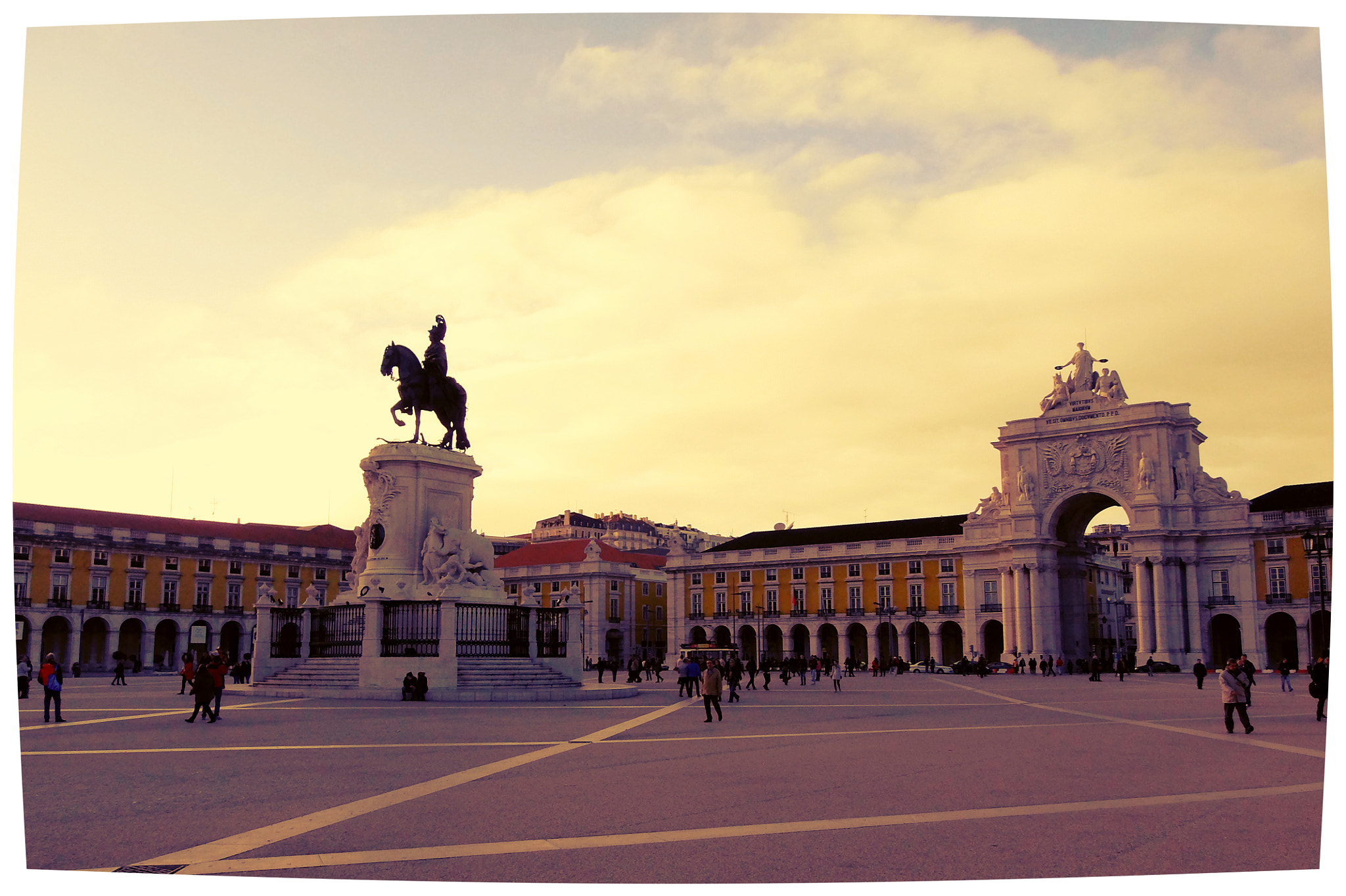 Olympus SP-720UZ sample photo. Yellow square in lisboa photography