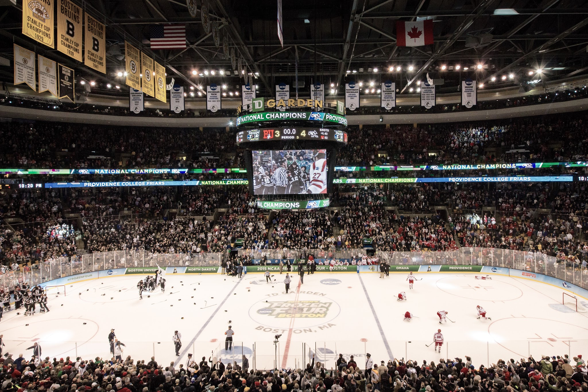 Sigma 12-24mm F4.5-5.6 II DG HSM sample photo. 2015 ncaa frozen four championship photography