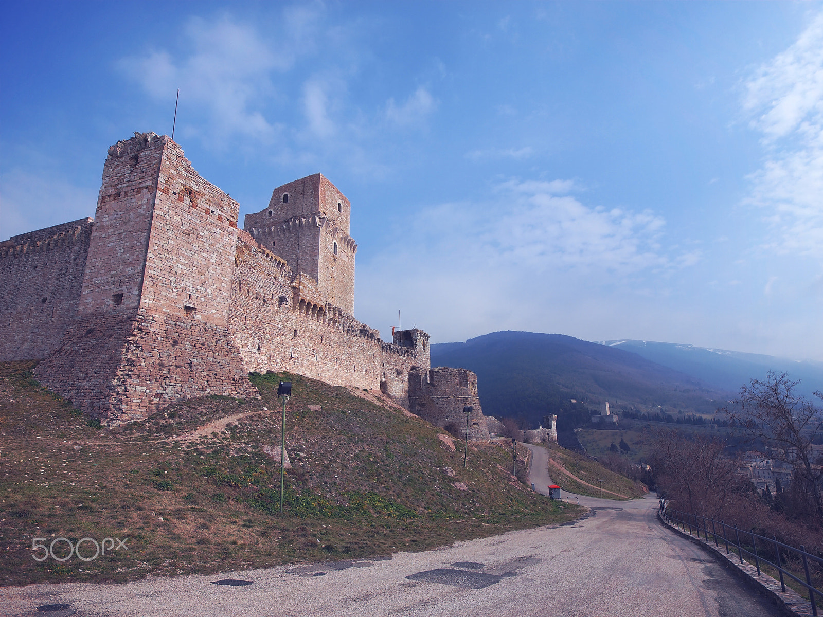 Olympus Zuiko Digital ED 9-18mm F4.0-5.6 sample photo. Assisi castle, italy photography