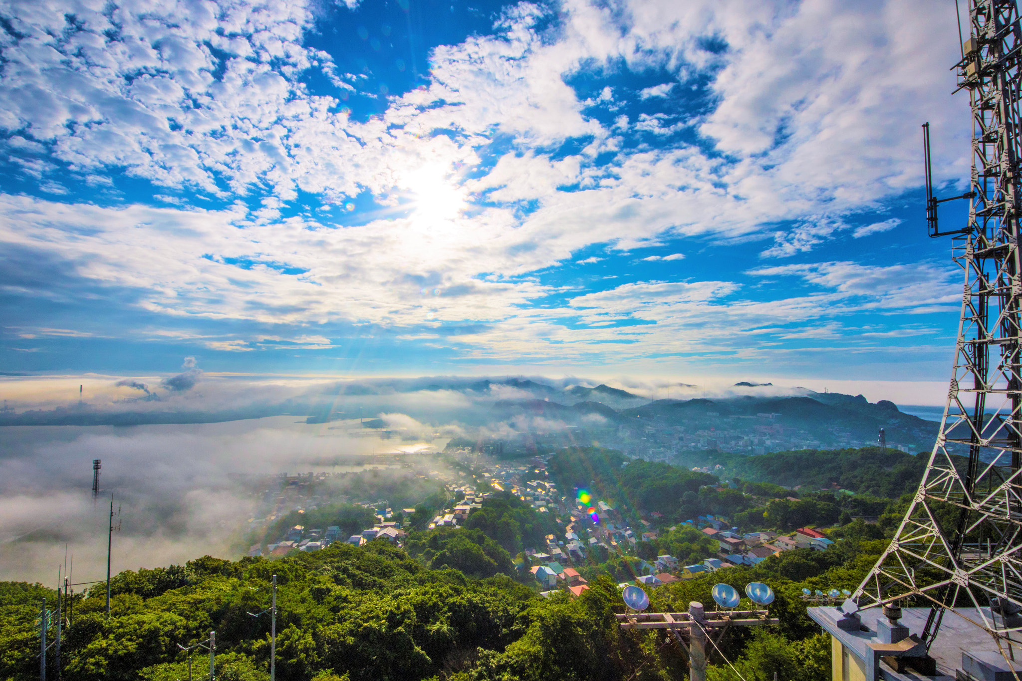 Sigma 8-16mm F4.5-5.6 DC HSM sample photo. Foggy morning in muroran photography