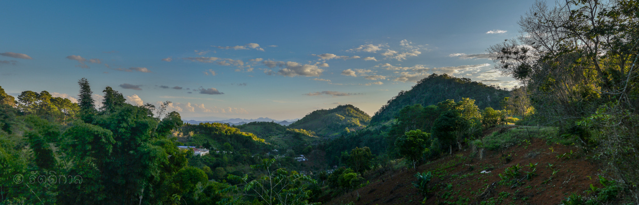 Panasonic Lumix DMC-G5 + Panasonic Leica DG Summilux 25mm F1.4 II ASPH sample photo. Pano อ่างขาง photography