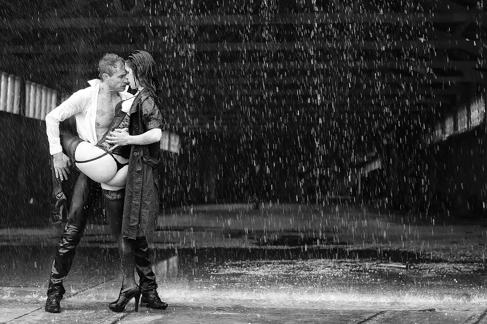 Canon EOS 70D + Canon EF 35mm F2 sample photo. The passion of lovers photography