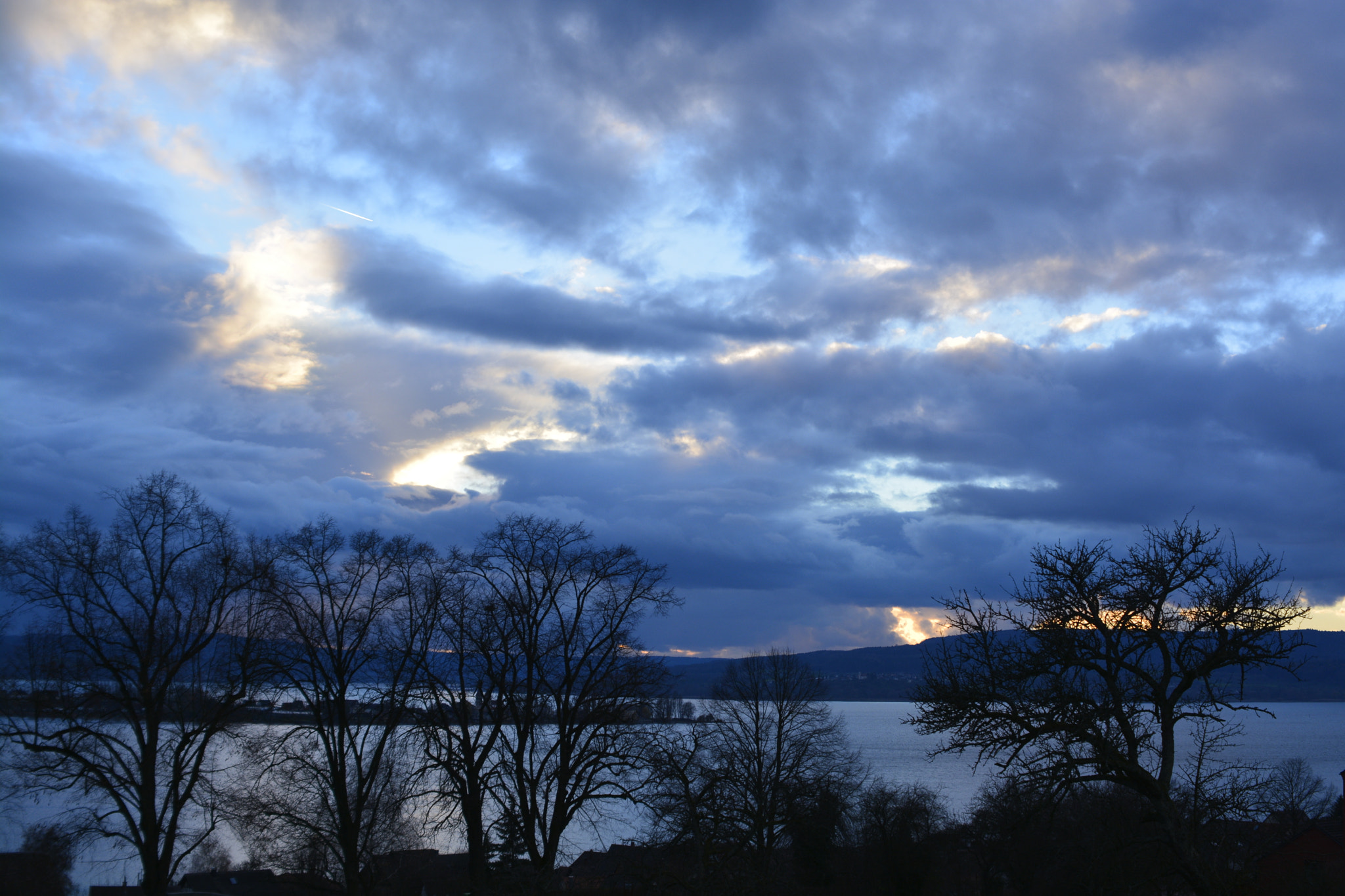AF Zoom-Nikkor 35-135mm f/3.5-4.5 sample photo. Abend richtung schweiz photography