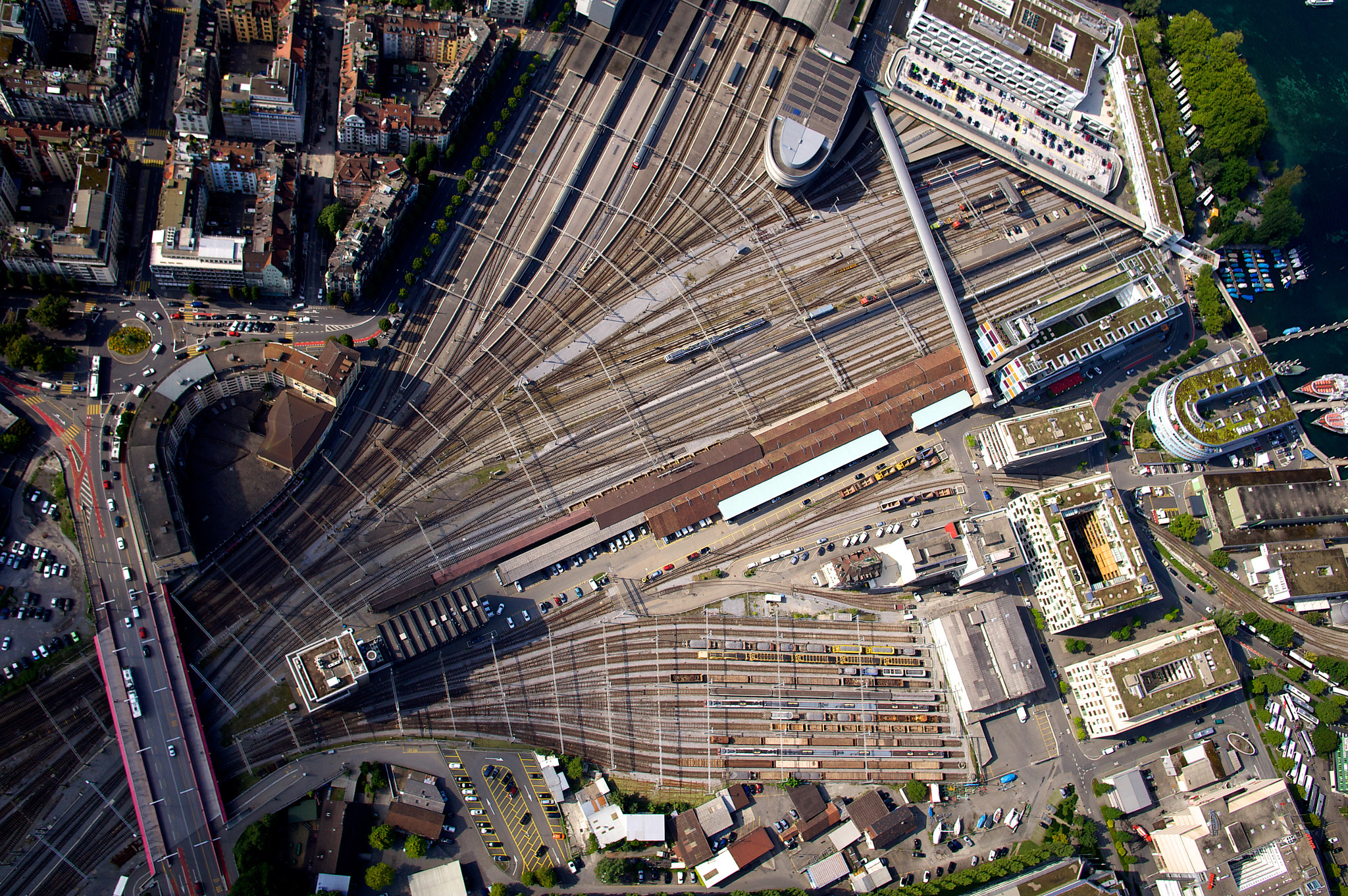 Sony Alpha NEX-3N + Sigma 19mm F2.8 EX DN sample photo. Luzern bahnhof photography