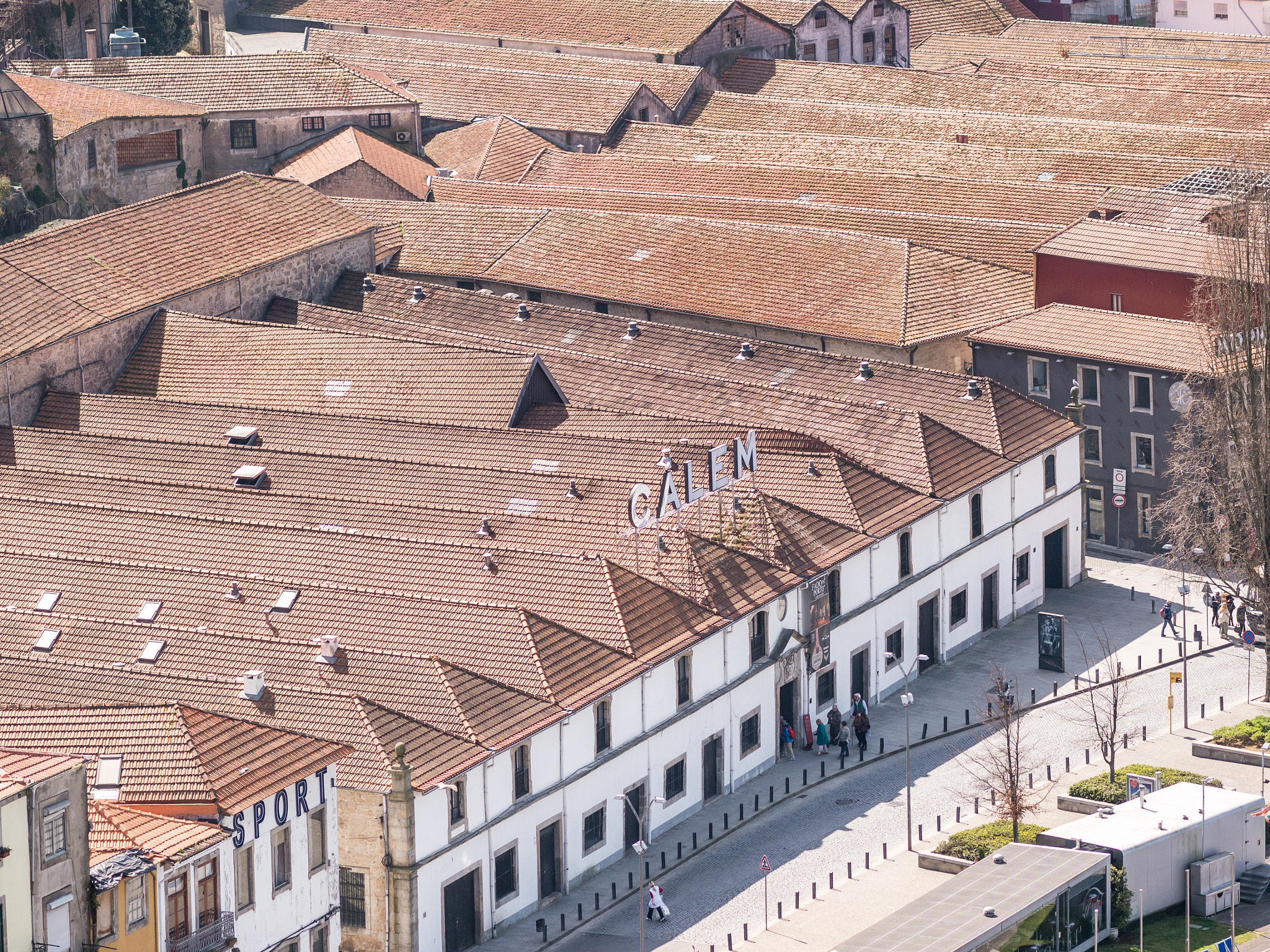 Panasonic Lumix DMC-G5 + Olympus M.Zuiko Digital ED 75mm F1.8 sample photo. The wineries of porto photography