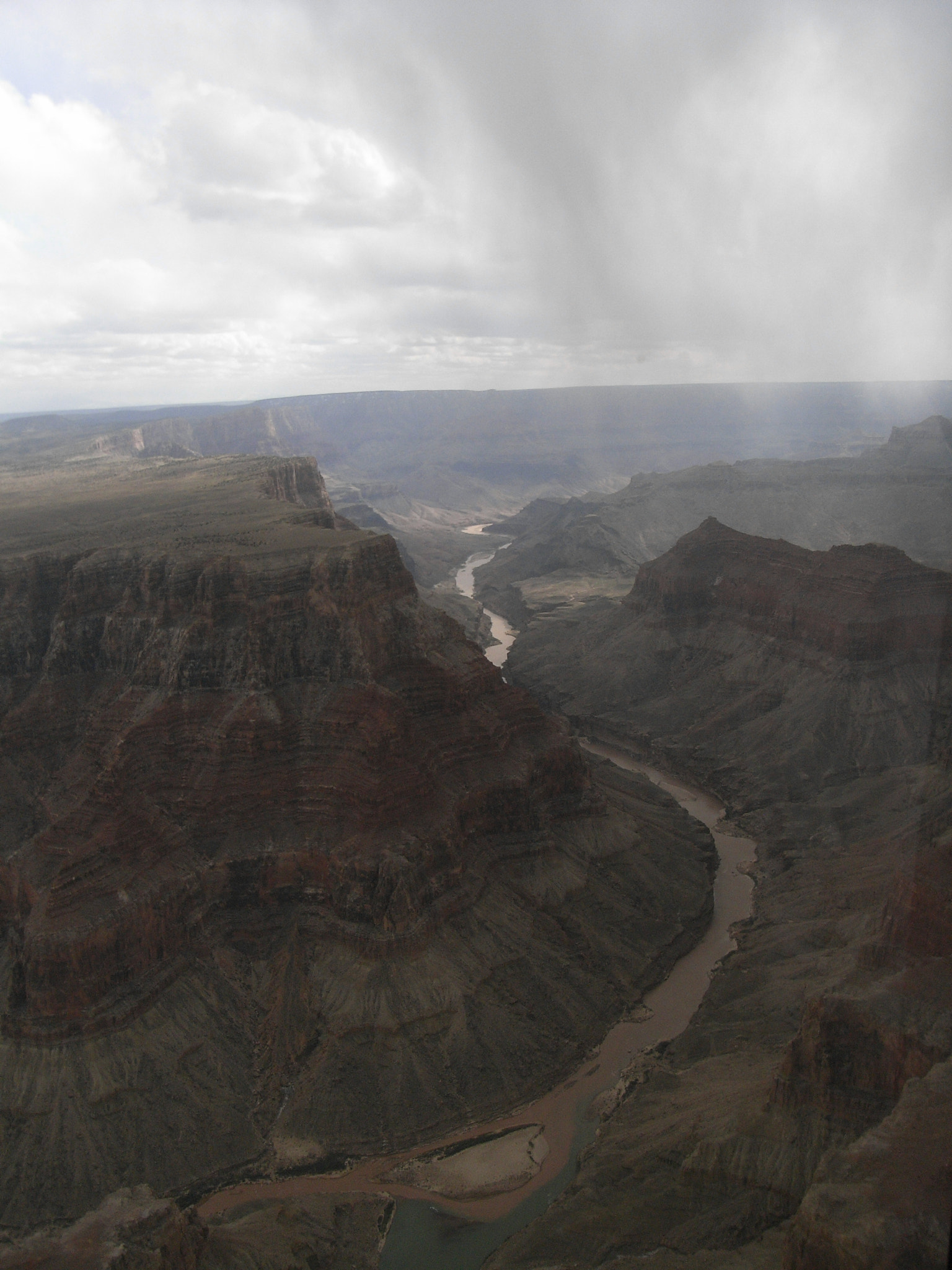 Ricoh Caplio R6 sample photo. Grand canyon from the air photography