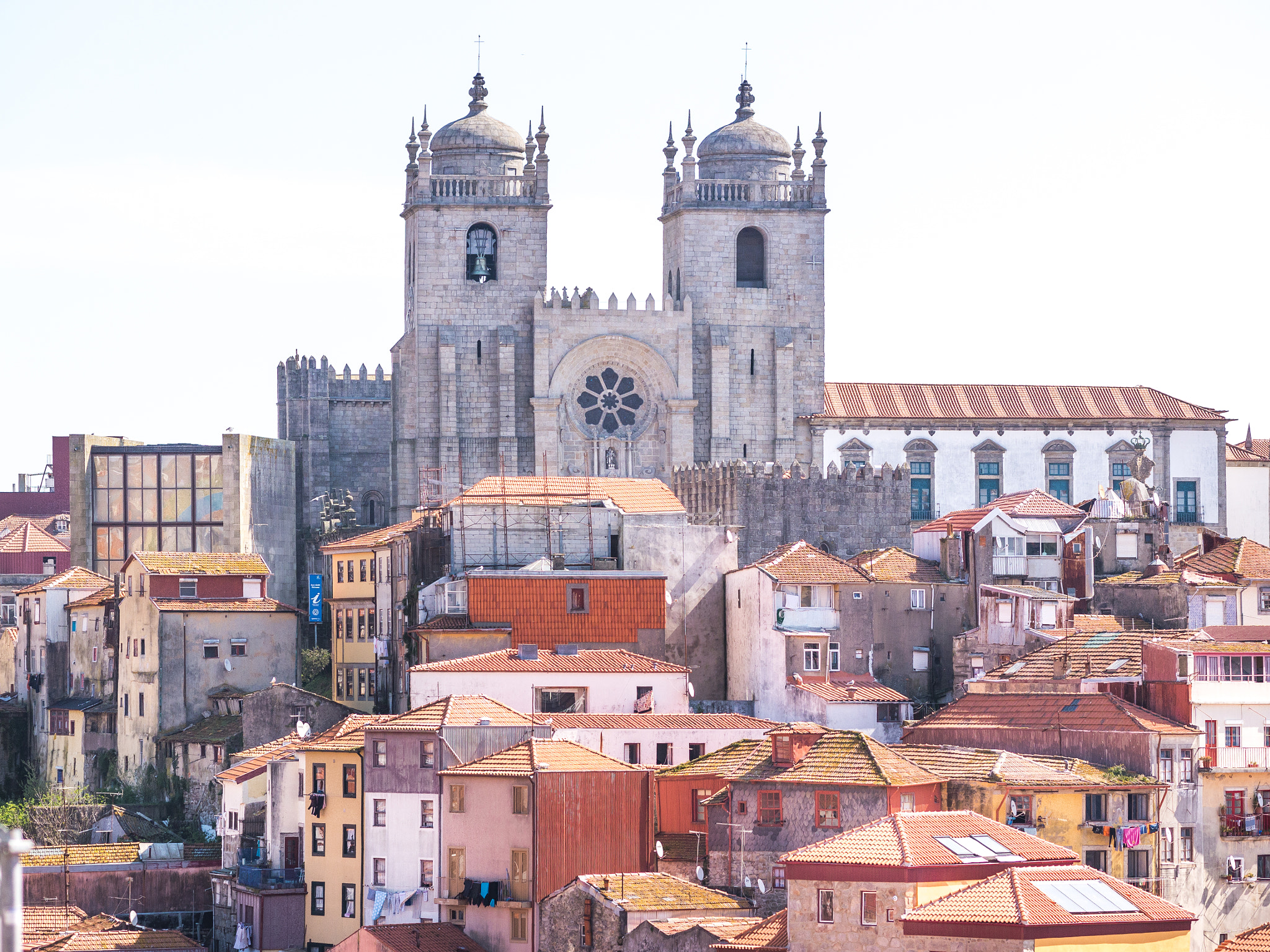 Panasonic Lumix DMC-G5 + Olympus M.Zuiko Digital ED 75mm F1.8 sample photo. Porto cathedral photography