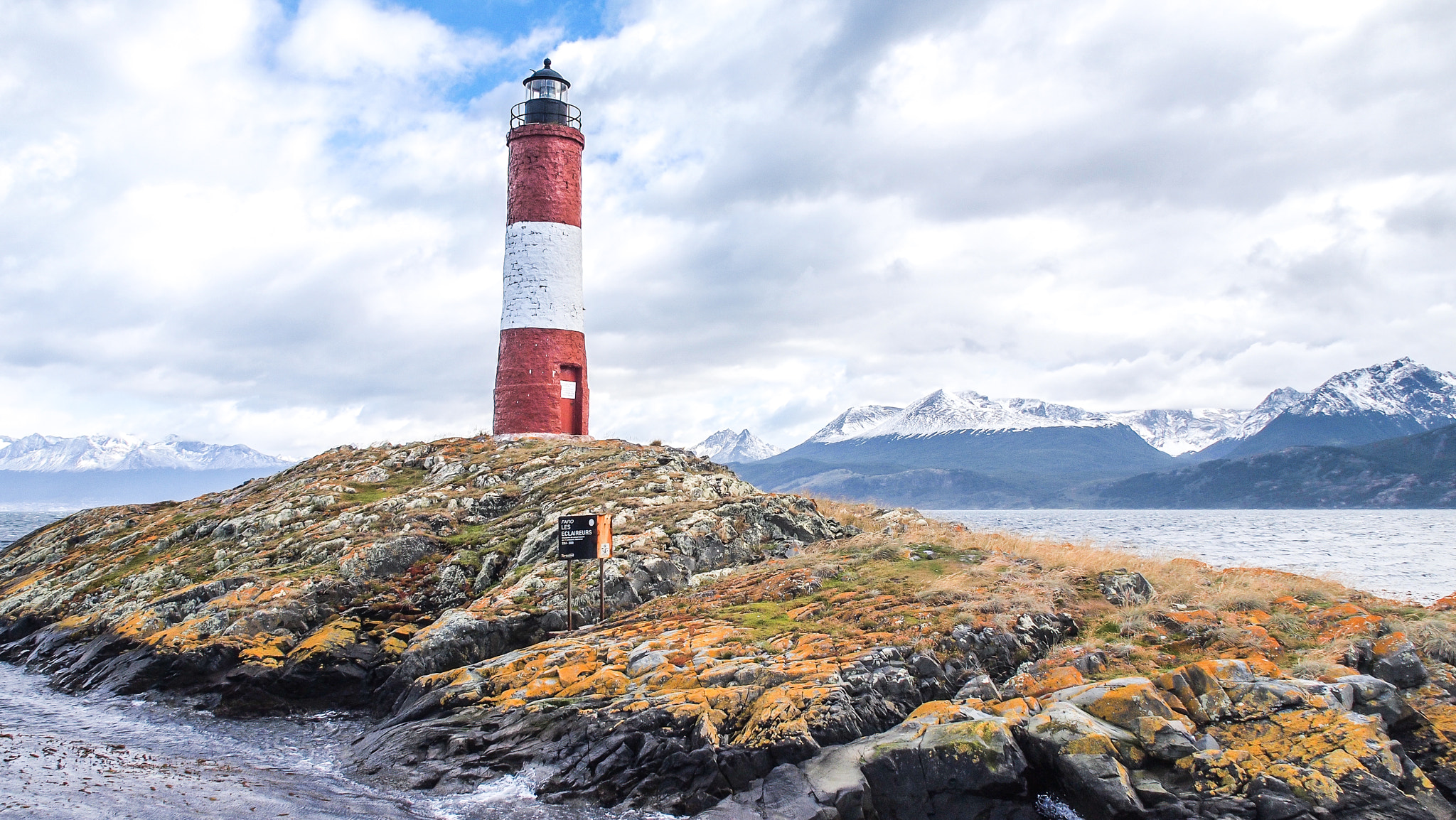 Olympus PEN E-P1 sample photo. Les eclaireurs lighthouse photography