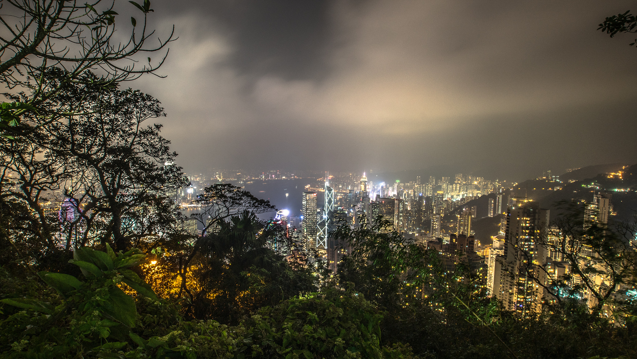Sony a7R + Sony DT 11-18mm F4.5-5.6 sample photo. Hong kong by night photography