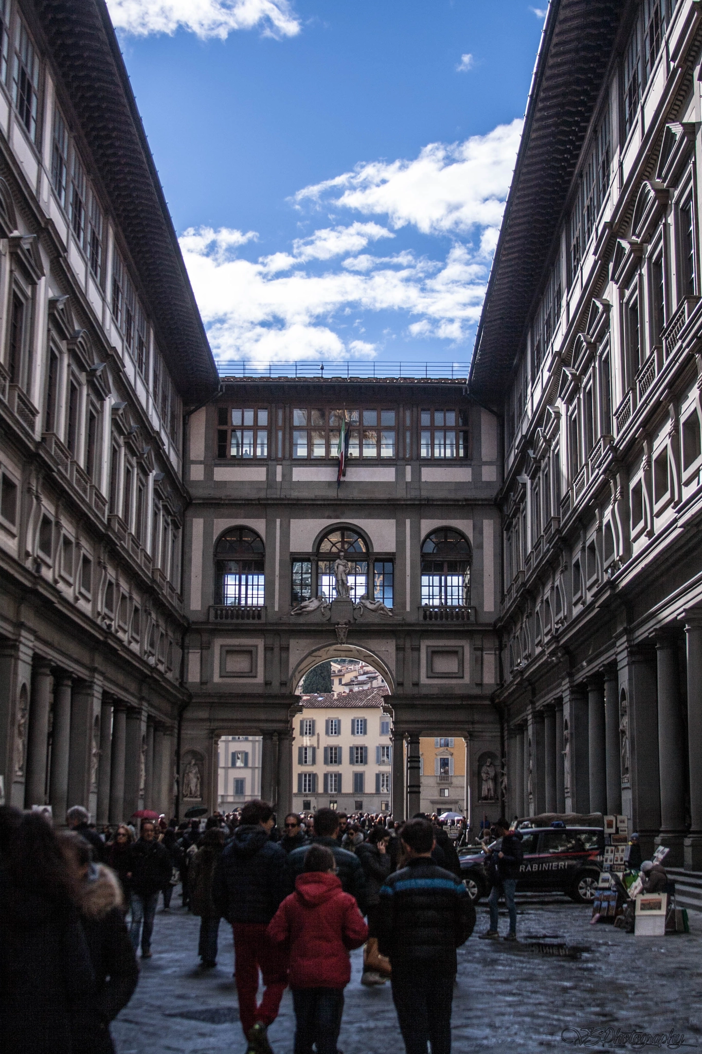 Canon EF 28-135mm F3.5-5.6 IS USM sample photo. Uffizi photography