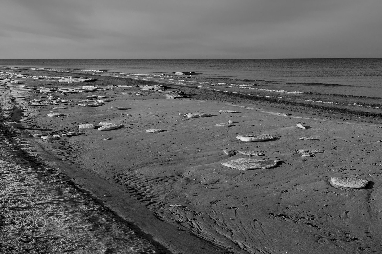 Nikon D300 + Nikon AF Nikkor 28mm F2.8D sample photo. Baltic sea winter photography