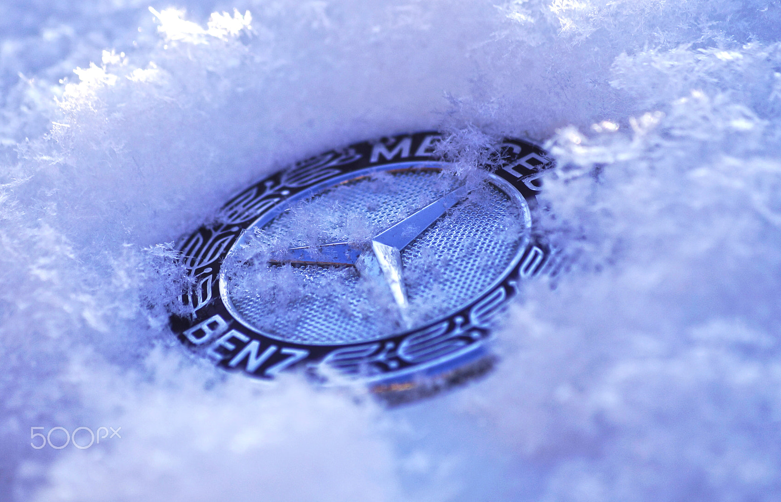 Sony a99 II + Sony DT 55-200mm F4-5.6 SAM sample photo. Mercedes benz in snow photography