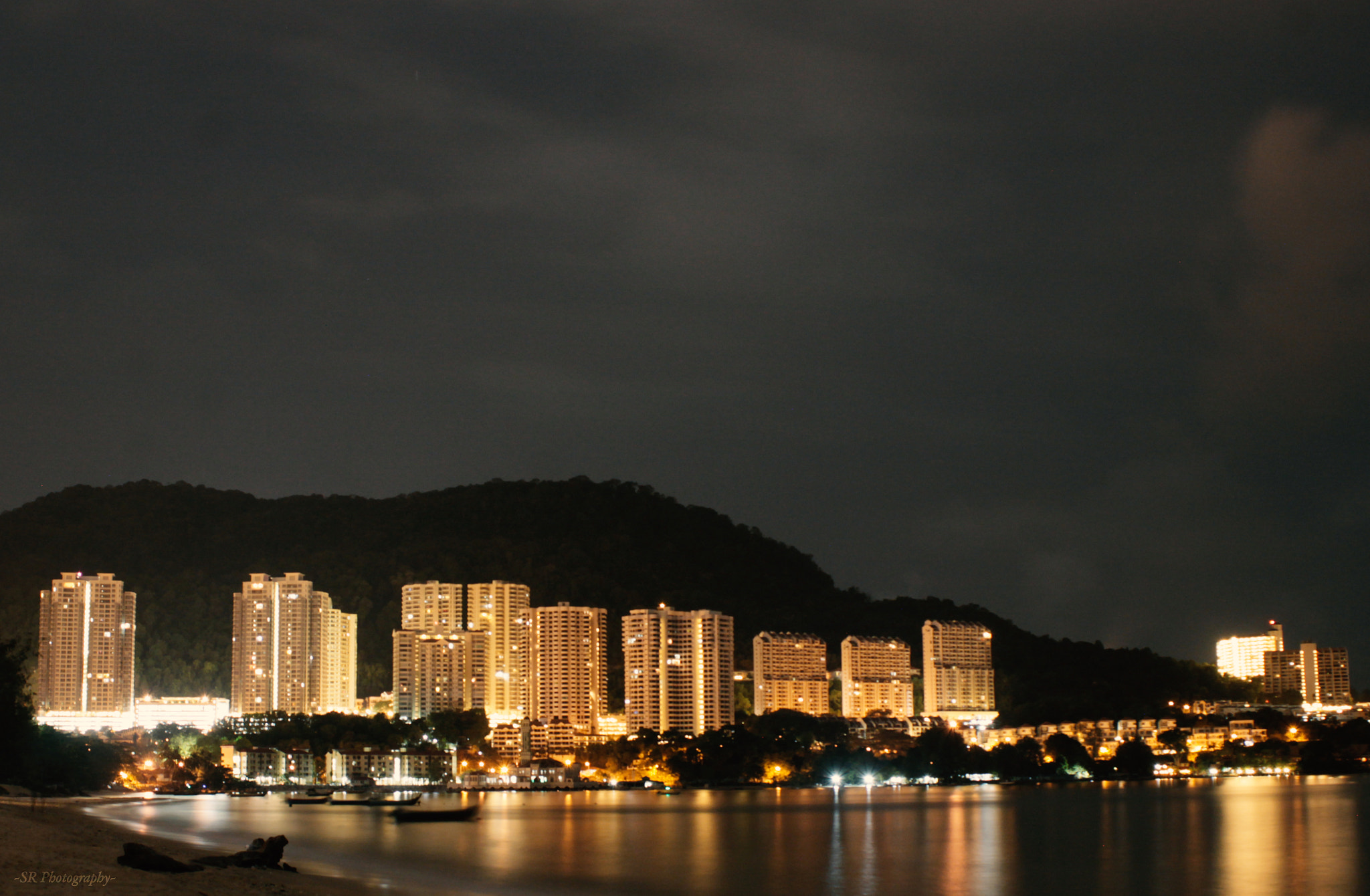 Canon EF 28-80mm f/3.5-5.6 USM IV sample photo. Lights photography