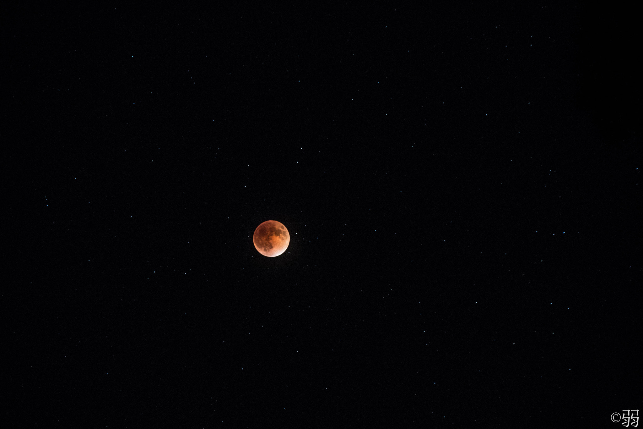 Sigma 18-250mm F3.5-6.3 DC Macro OS HSM sample photo. Lunar eclipse photography
