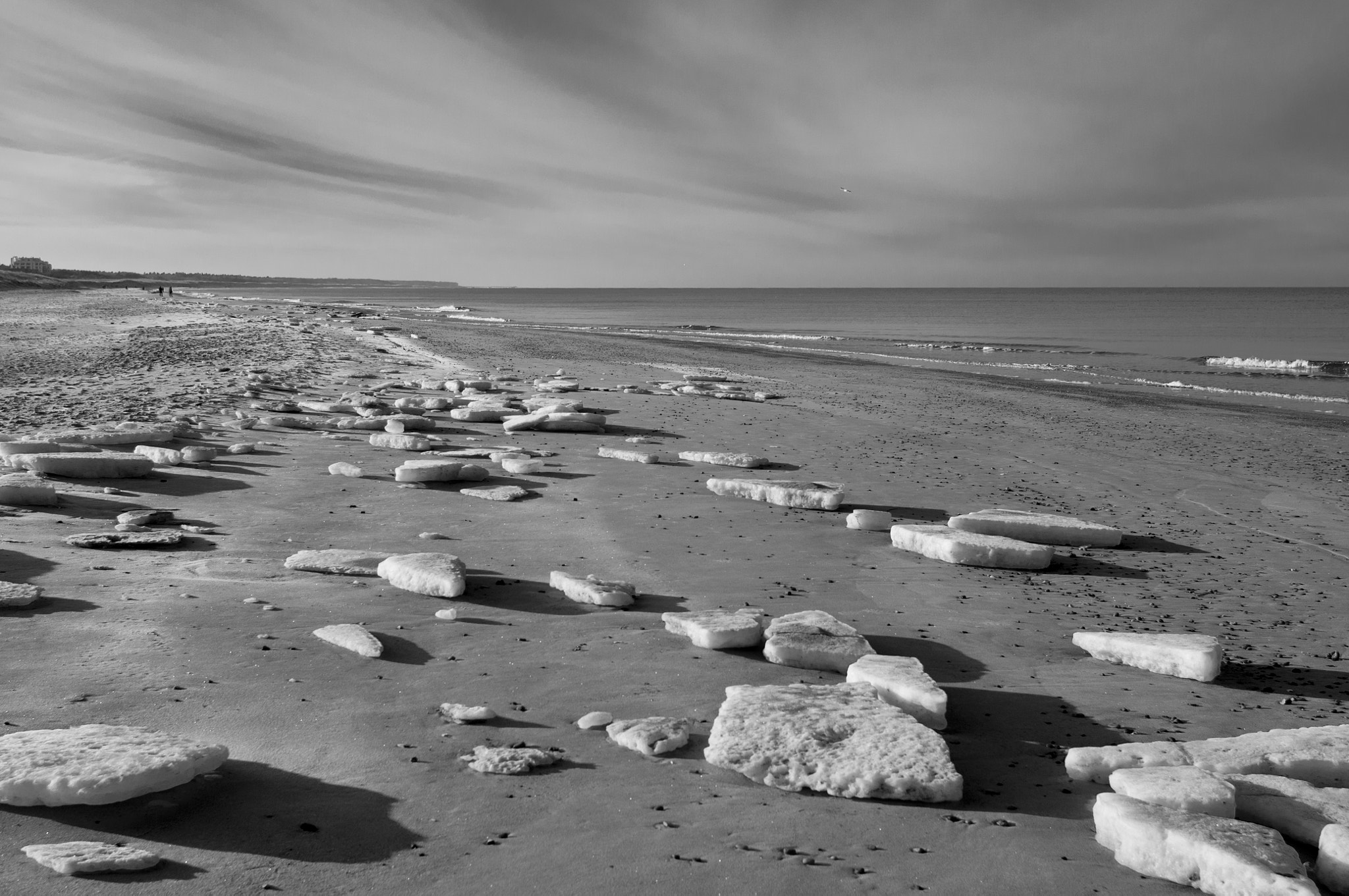 Nikon D300 + Nikon AF Nikkor 28mm F2.8D sample photo. Winter baltic sea photography