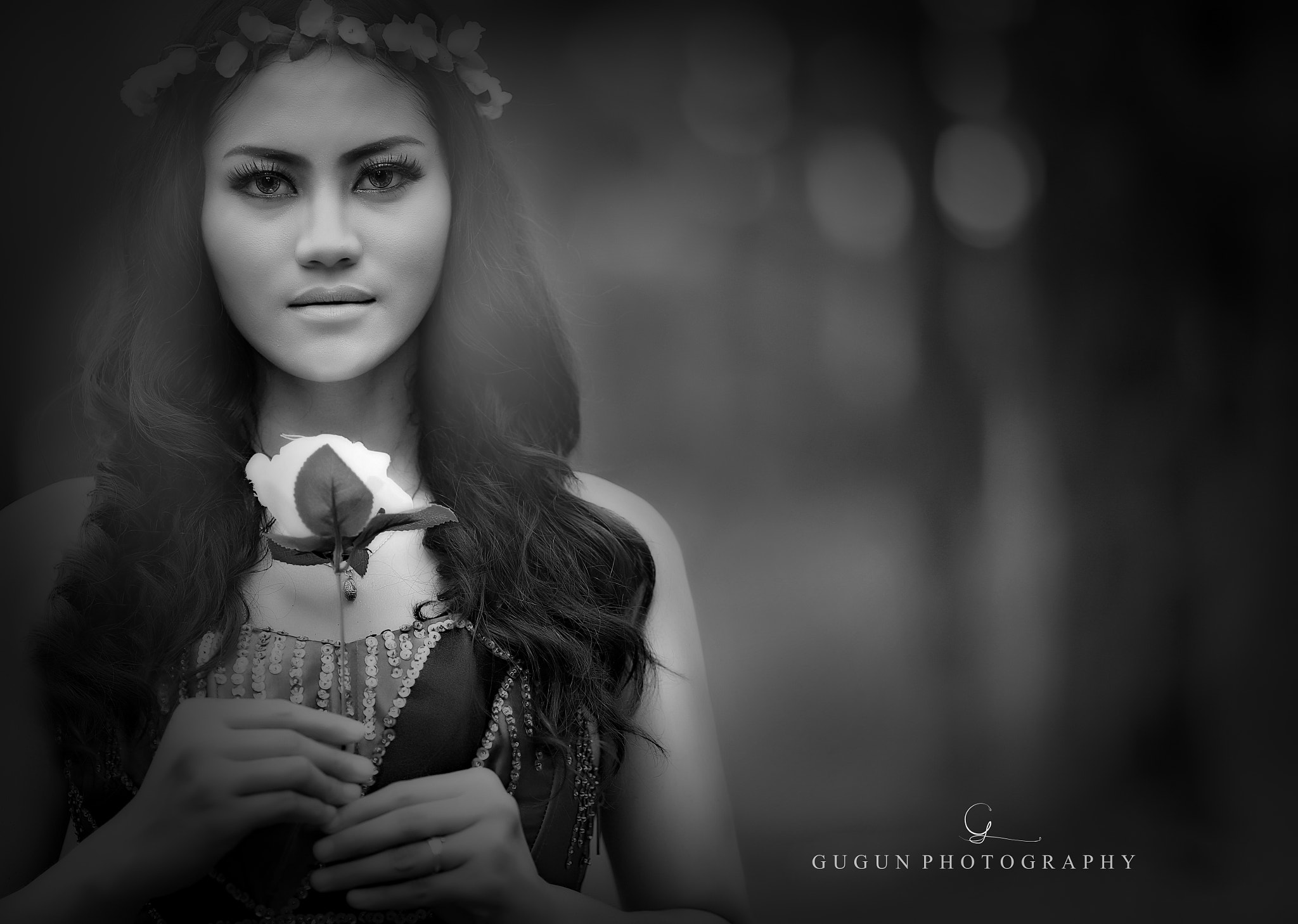 Canon EOS 6D + Canon EF 200mm f/1.8L sample photo. White rose photography