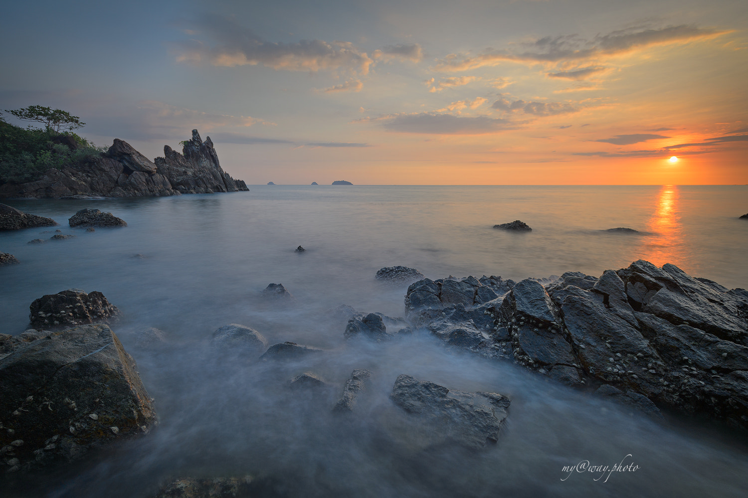 Nikon AF-S Nikkor 17-35mm F2.8D ED-IF sample photo. Chai chet sunsets #5 photography