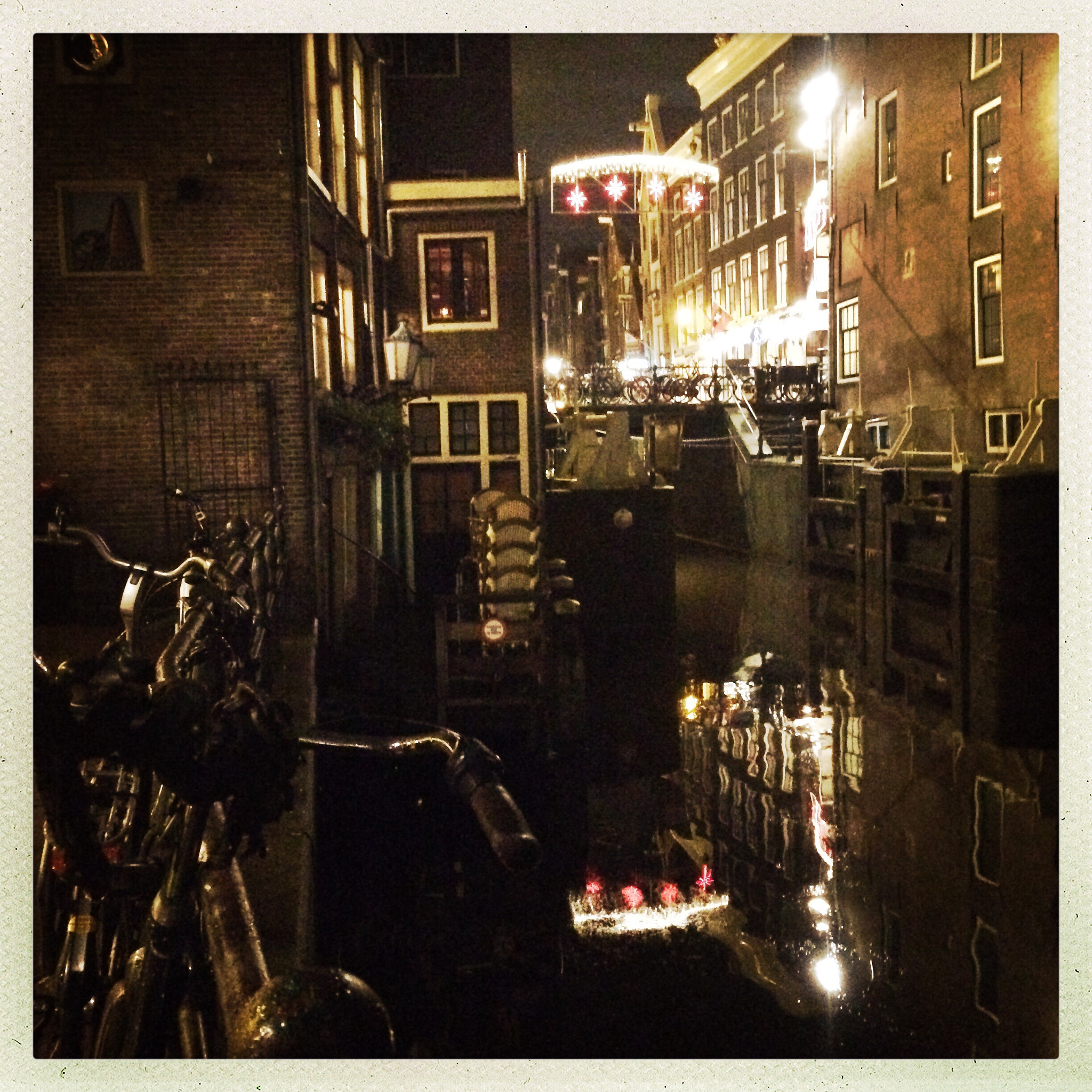 Hipstamatic 301 sample photo. Amsterdam zeedijk photography