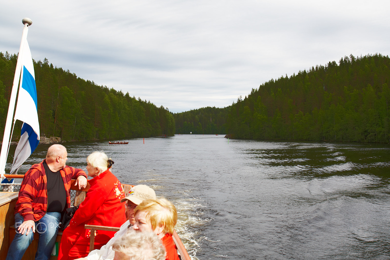 Canon EF 20-35mm f/2.8L sample photo. Cruise passengers photography