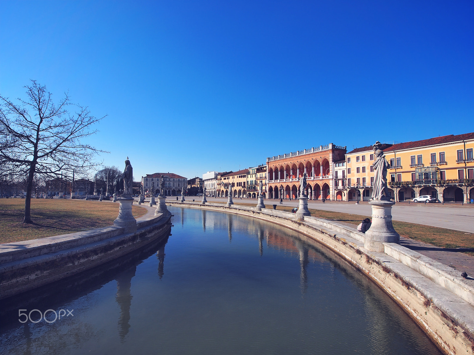 Olympus PEN E-PL1 + Olympus Zuiko Digital ED 9-18mm F4.0-5.6 sample photo. Big square in padua photography