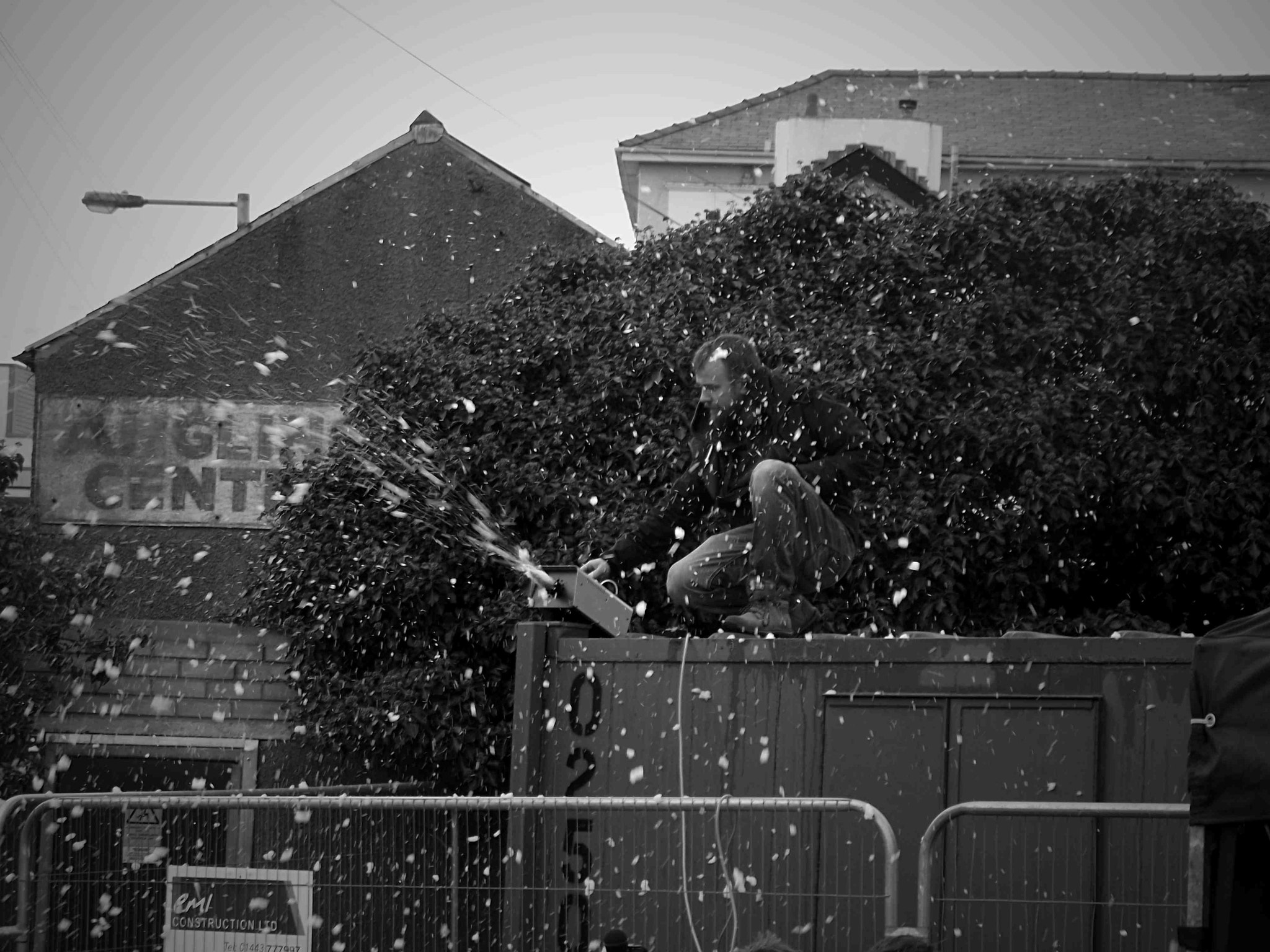 Fujifilm FinePix S1730 sample photo. 06-12-15 - yay! it`s snowing! - porthcawl photography