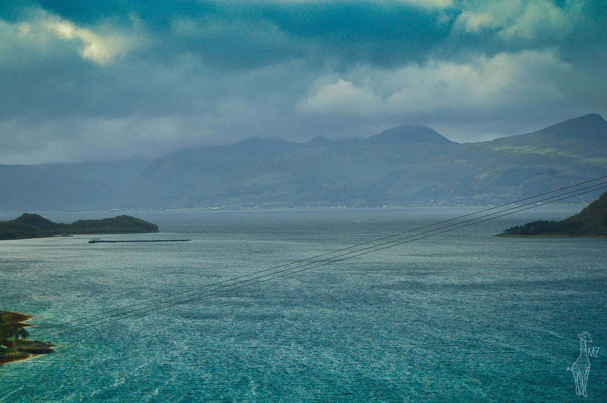 AF Zoom-Nikkor 28-80mm f/3.5-5.6D sample photo. Storm photography