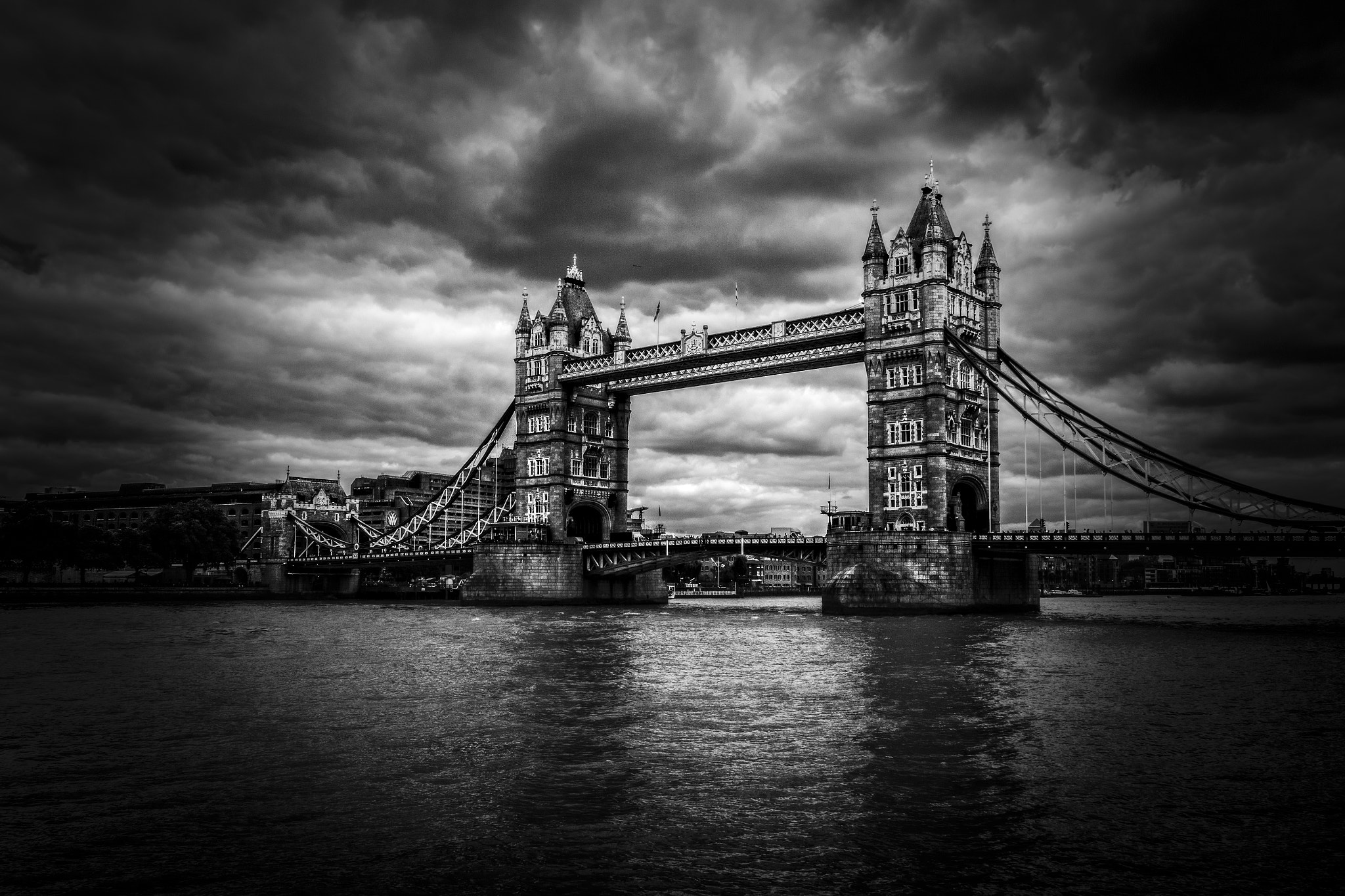 Sigma 18-250mm F3.5-6.3 DC OS HSM sample photo. Tower bridge photography