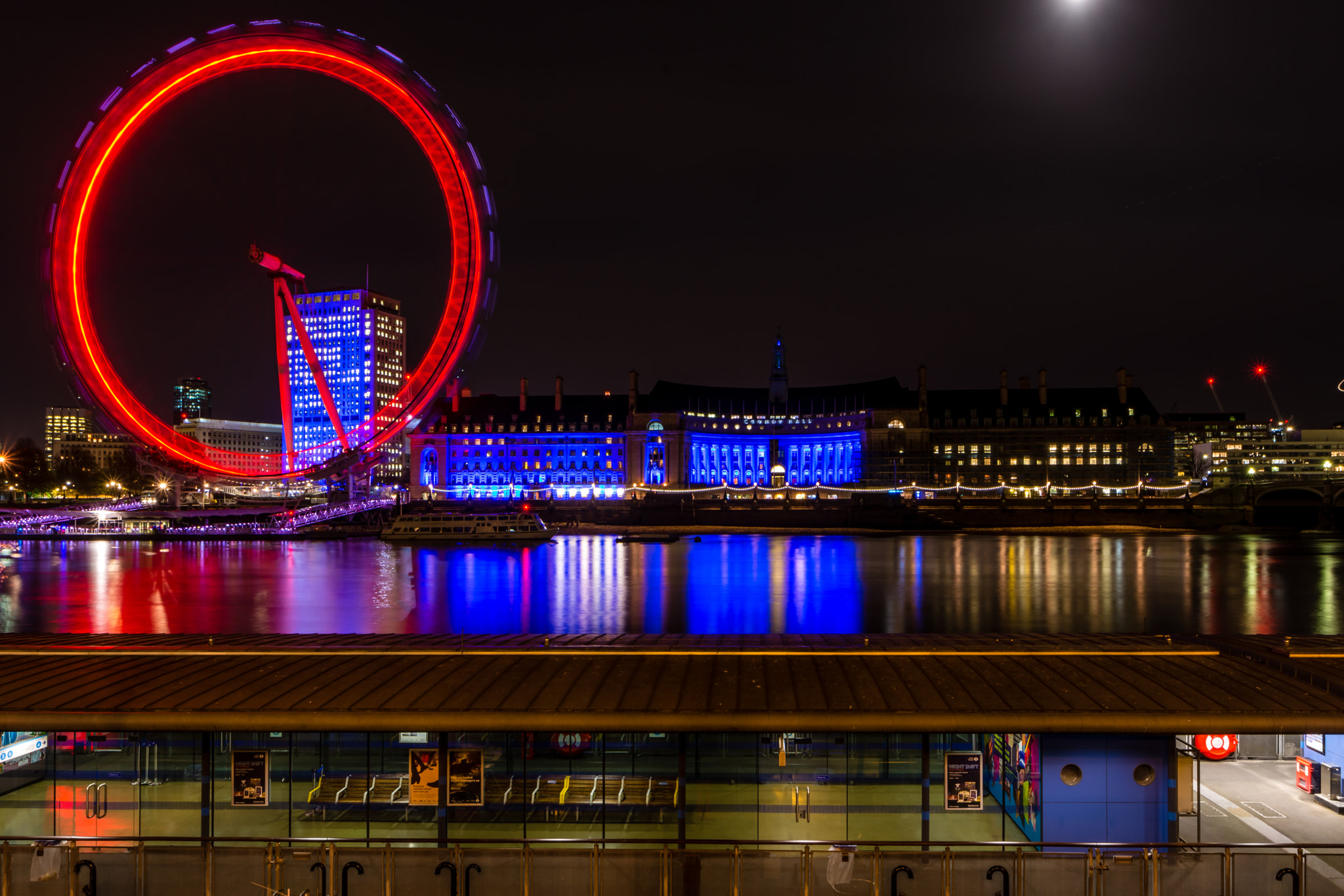 Sigma 8-16mm F4.5-5.6 DC HSM sample photo. Ferris wheel by night photography