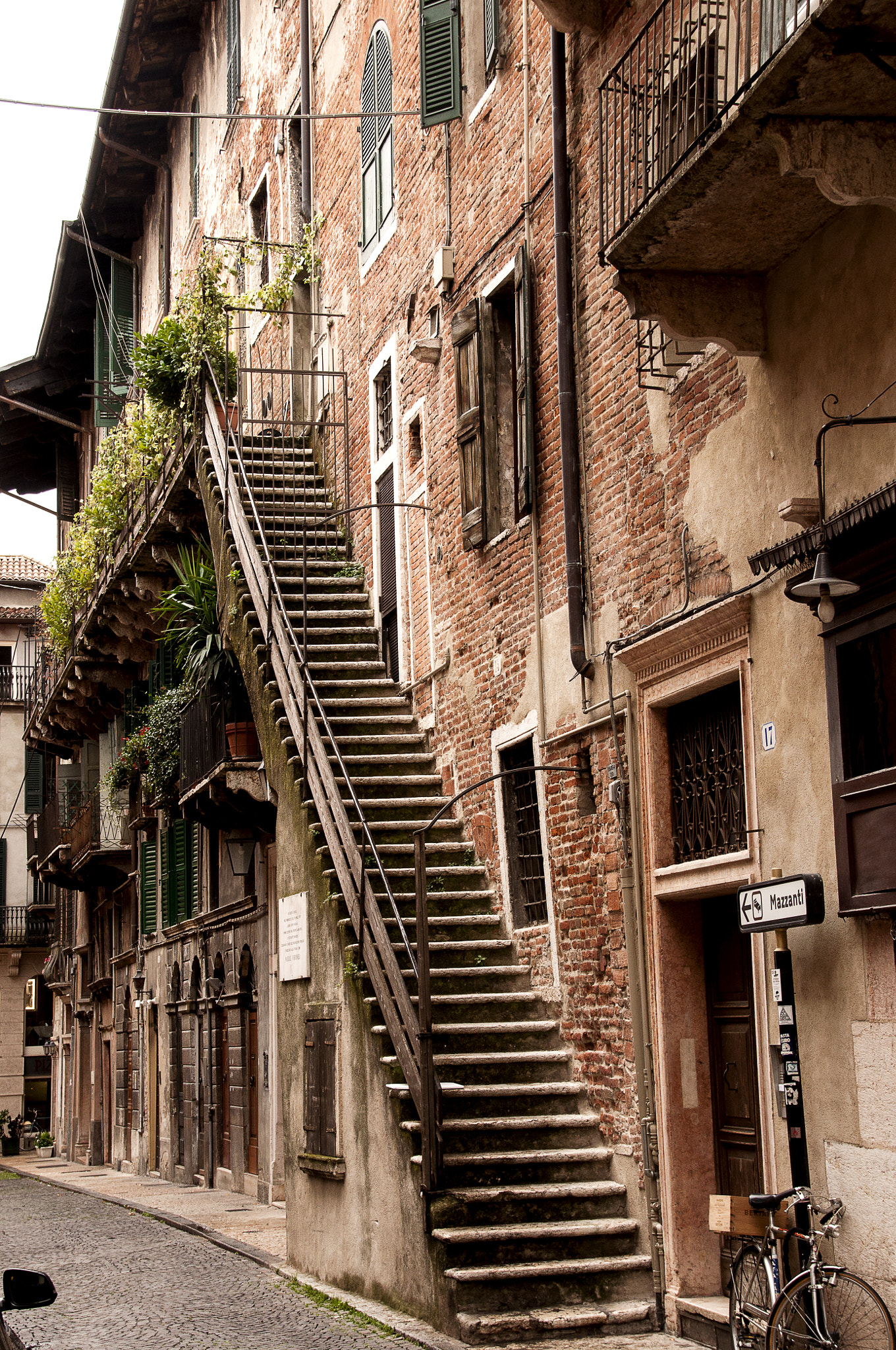 Nikon PC-E Nikkor 24mm F3.5D ED Tilt-Shift sample photo. Outdoor stairs verona photography