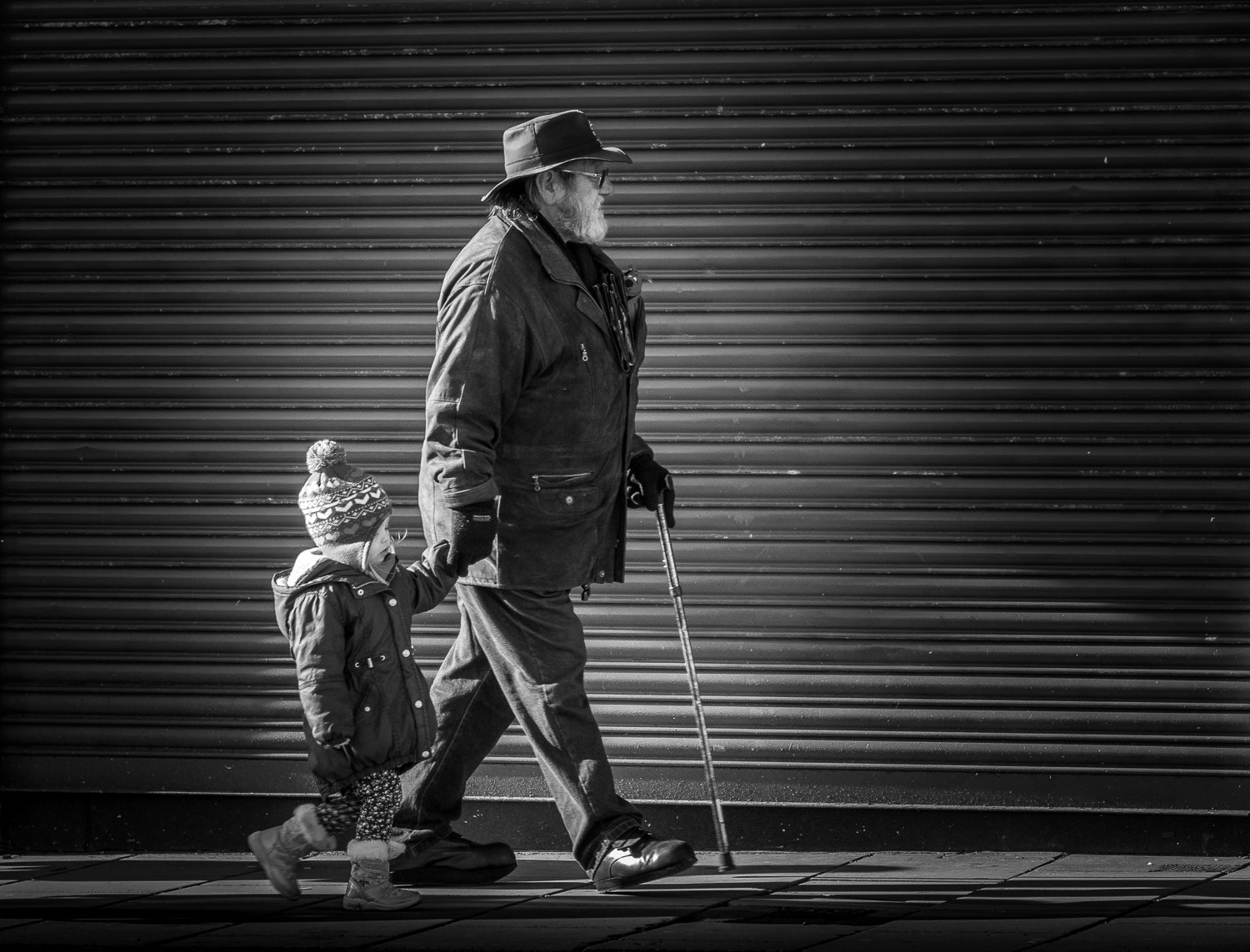 Sigma 50-200mm F4-5.6 DC OS HSM sample photo. Man with little girl photography