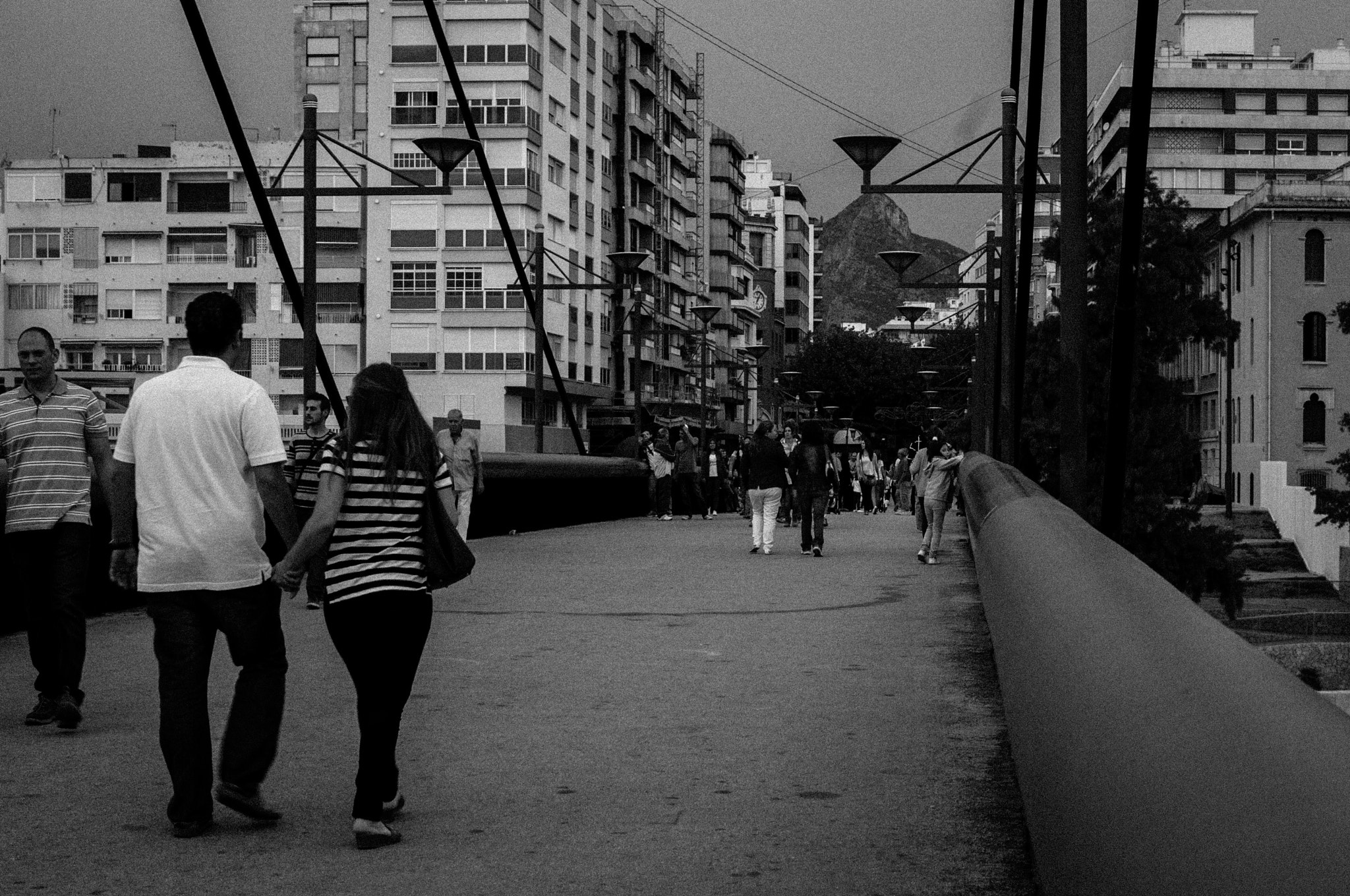 Pentax K-r + Pentax smc DA 35mm F2.4 AL sample photo. Pont de la fira photography