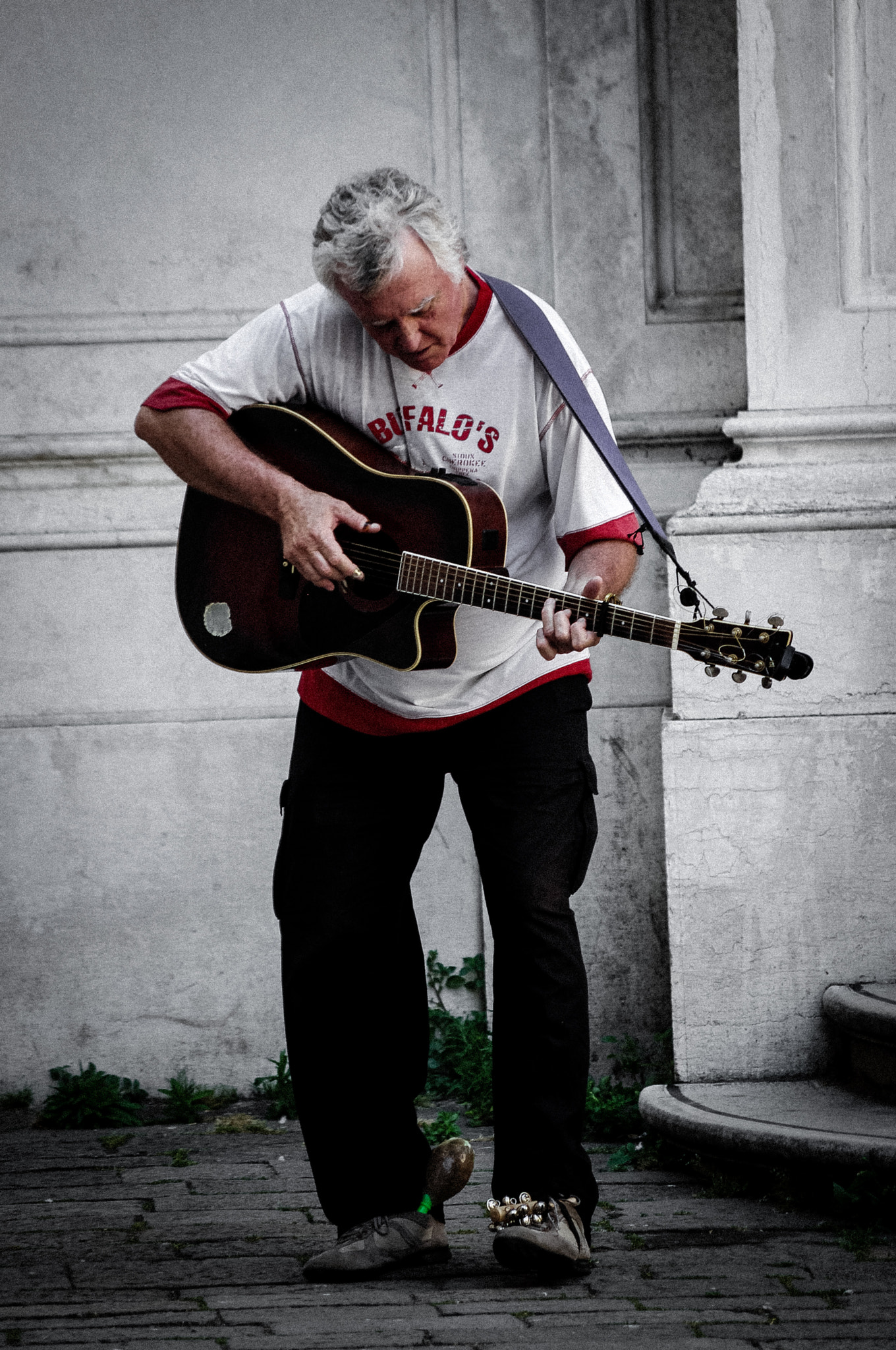 smc PENTAX-DA L 50-200mm F4-5.6 ED sample photo. La guitarra photography