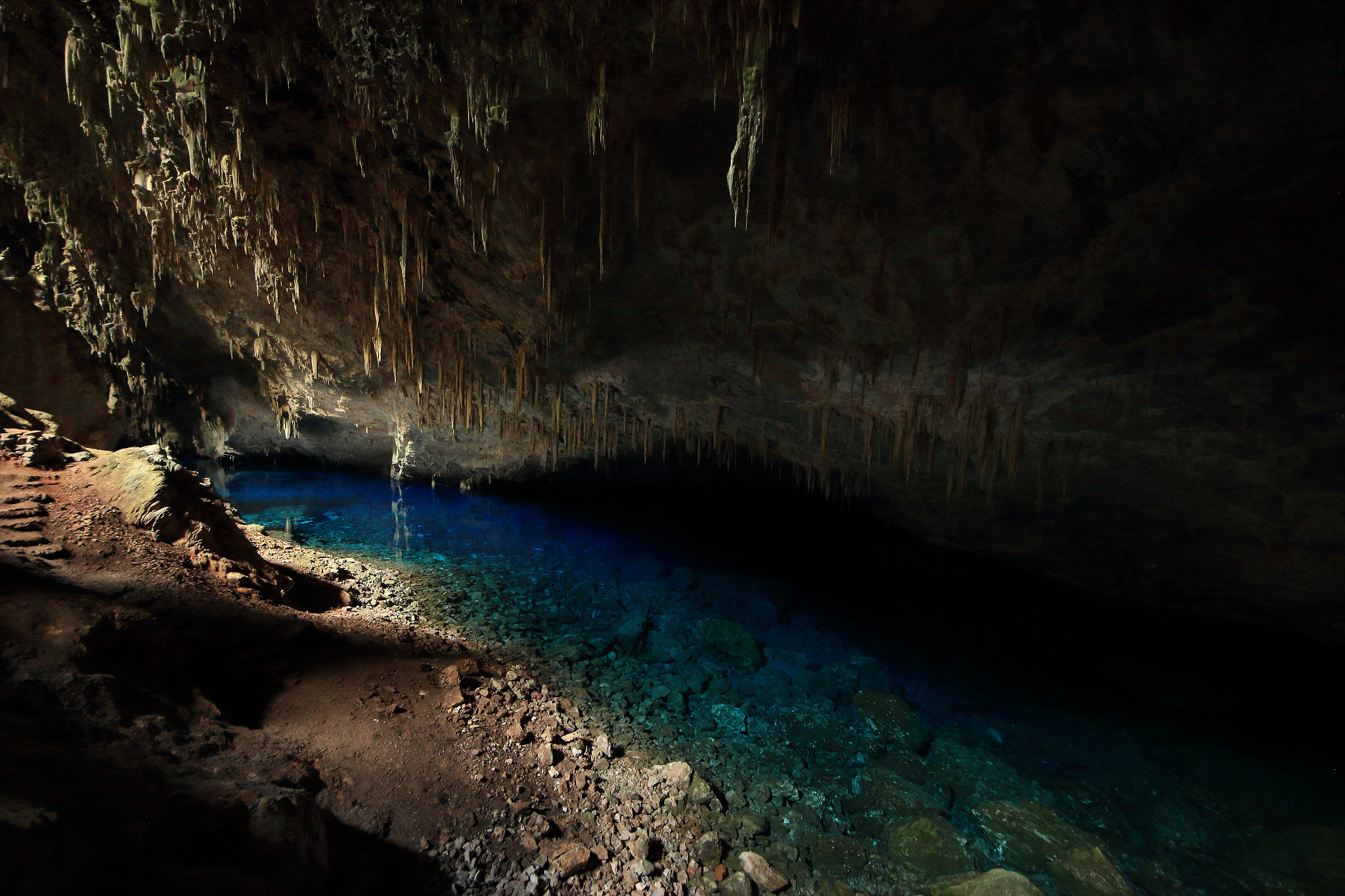 Sigma 8-16mm F4.5-5.6 DC HSM sample photo. Lago azul 1 photography