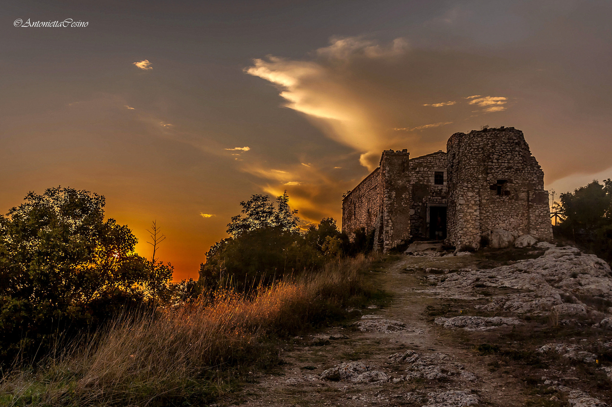 Sigma 18-250mm F3.5-6.3 DC OS HSM sample photo. Il tramonto dopo la salita photography