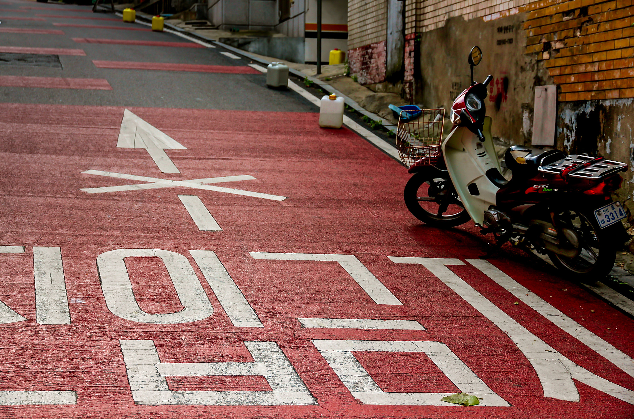 Canon EOS 650D (EOS Rebel T4i / EOS Kiss X6i) sample photo. In the streets of seoul photography