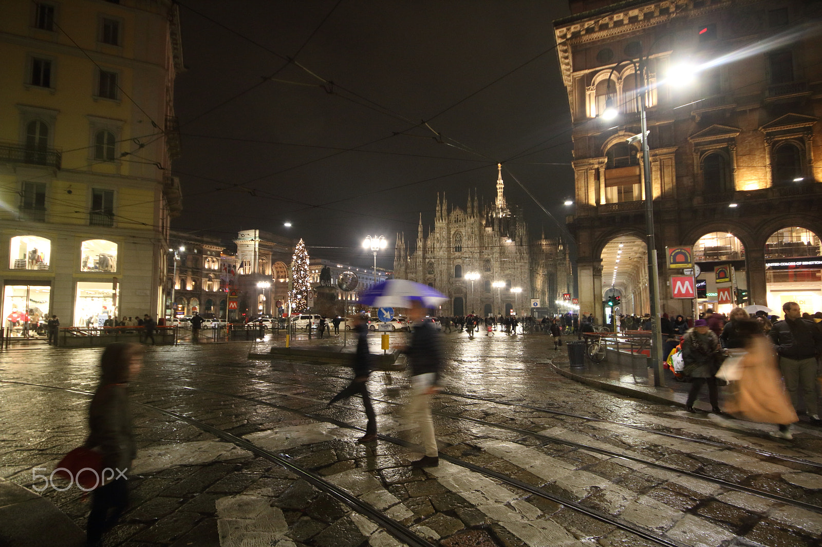 Canon EOS 760D (EOS Rebel T6s / EOS 8000D) + Sigma 10-20mm F4-5.6 EX DC HSM sample photo. Rainy evening photography