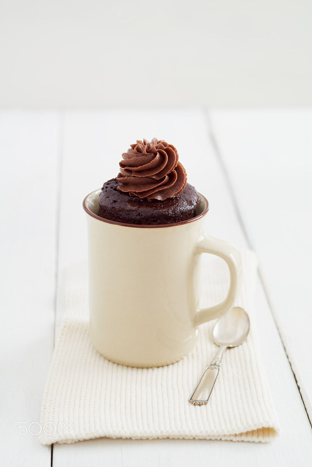 90mm F2.8 sample photo. Mug cake photography
