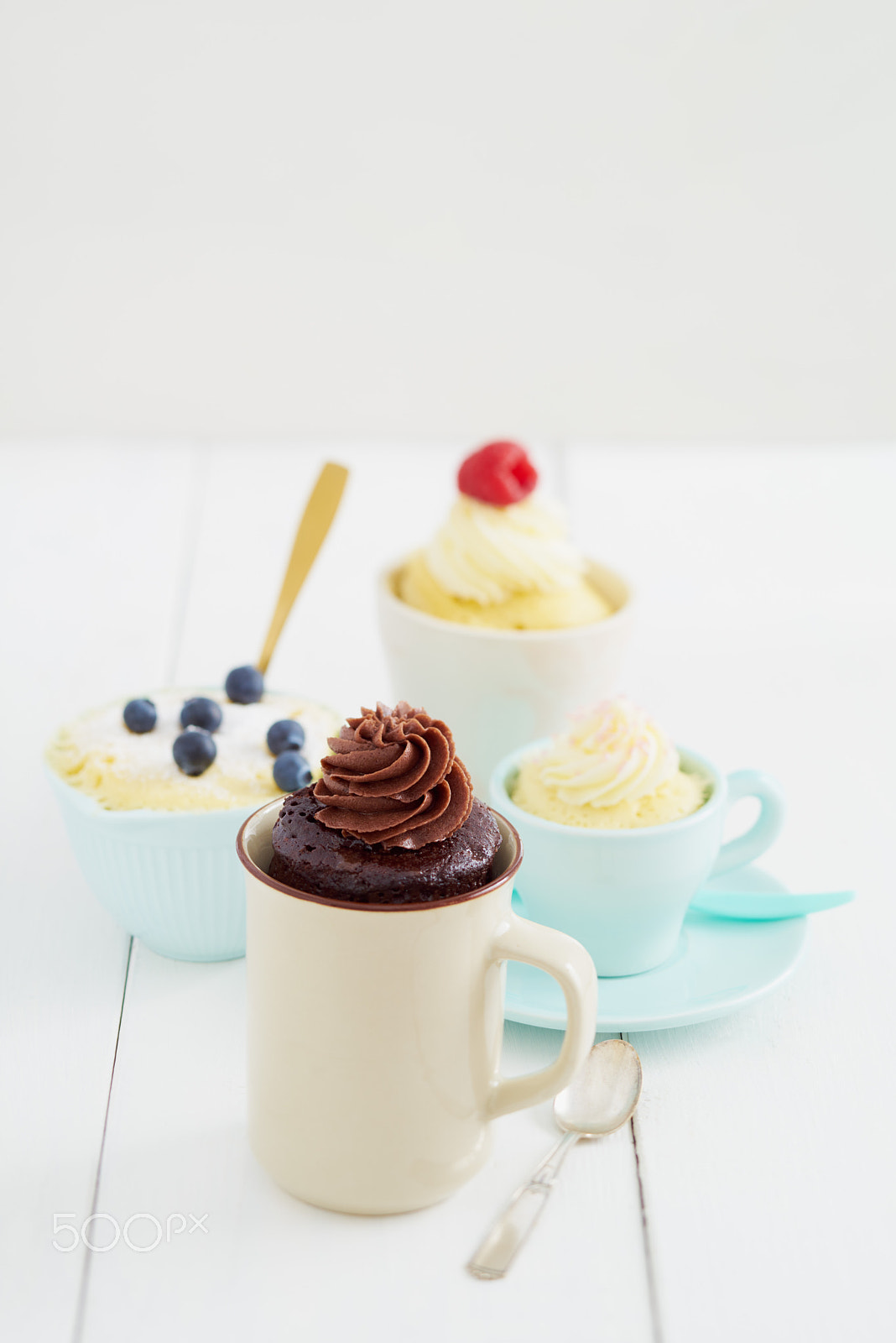 90mm F2.8 sample photo. Mug cakes photography