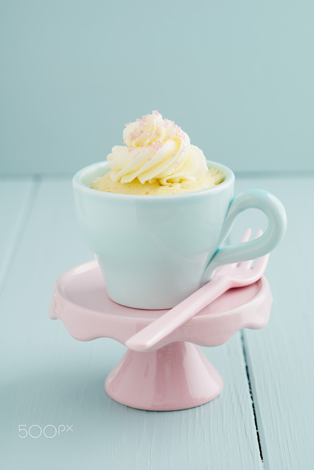 90mm F2.8 sample photo. Mug cake photography