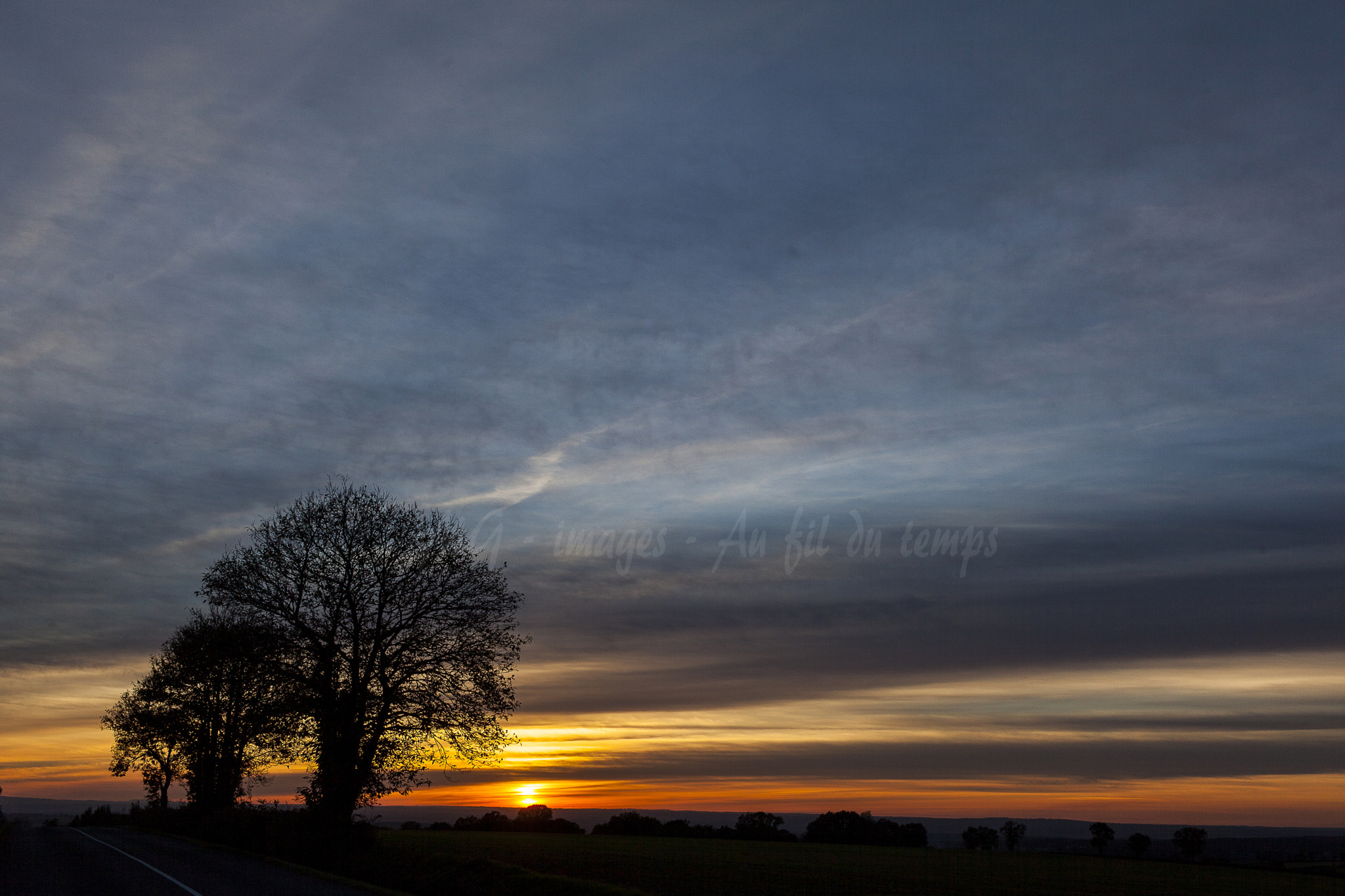 Canon EOS 5D Mark II + ZEISS Distagon T* 35mm F2 sample photo. Sunset over contryside photography