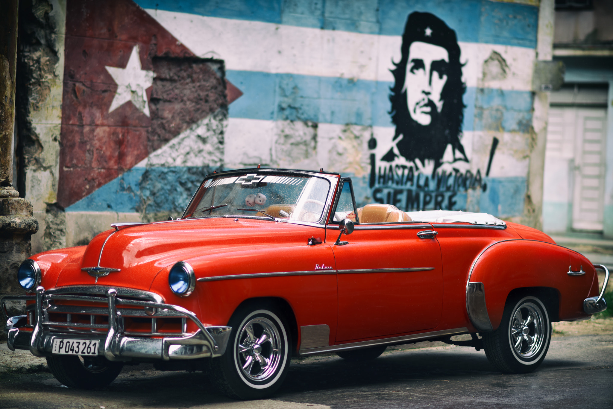 Nikon D810 + AF DC-Nikkor 135mm f/2D sample photo. The car in havana photography