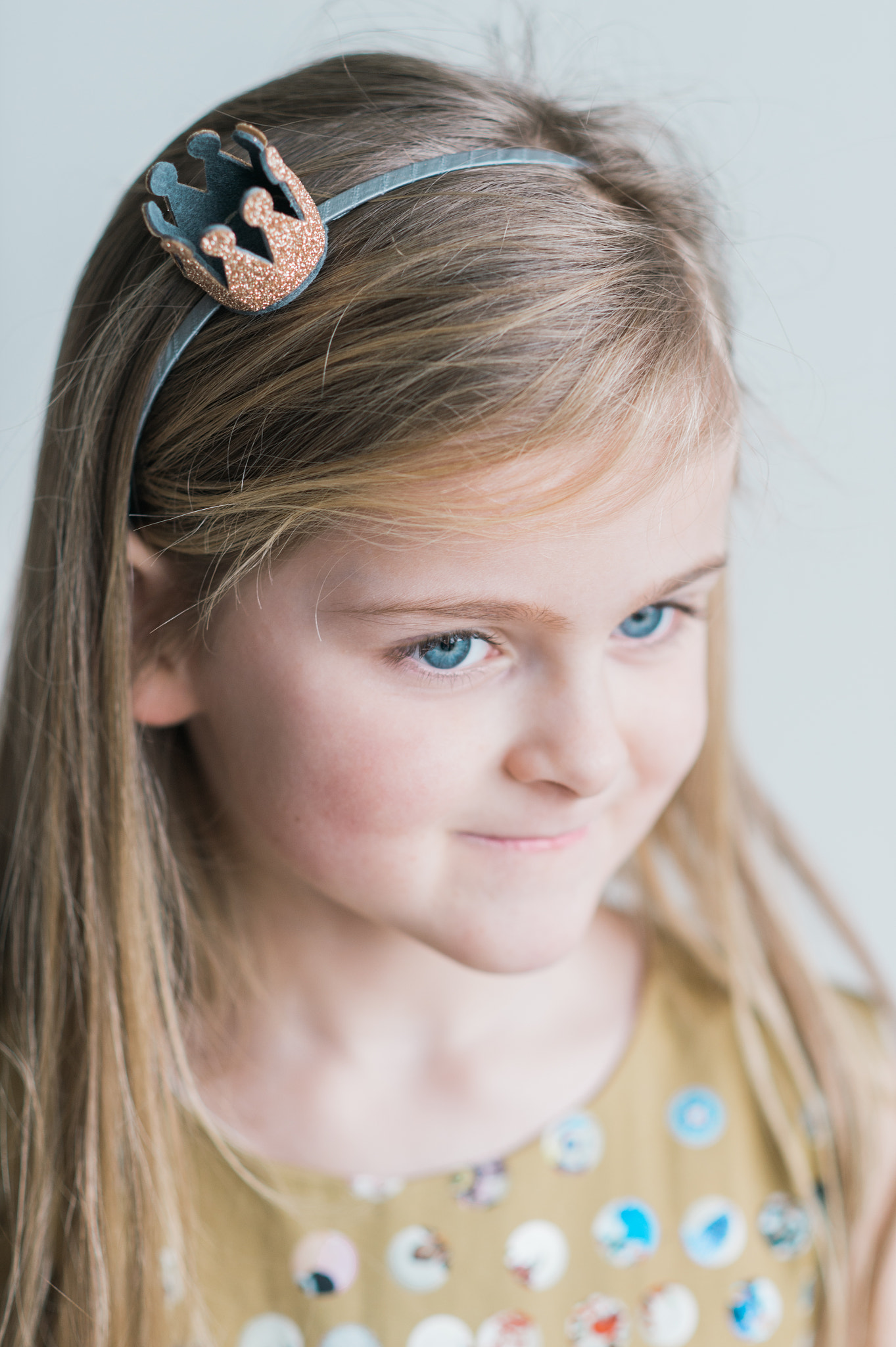 Nikon Df + Nikon AF Nikkor 105mm F2D DC sample photo. Mona wearing her crown photography