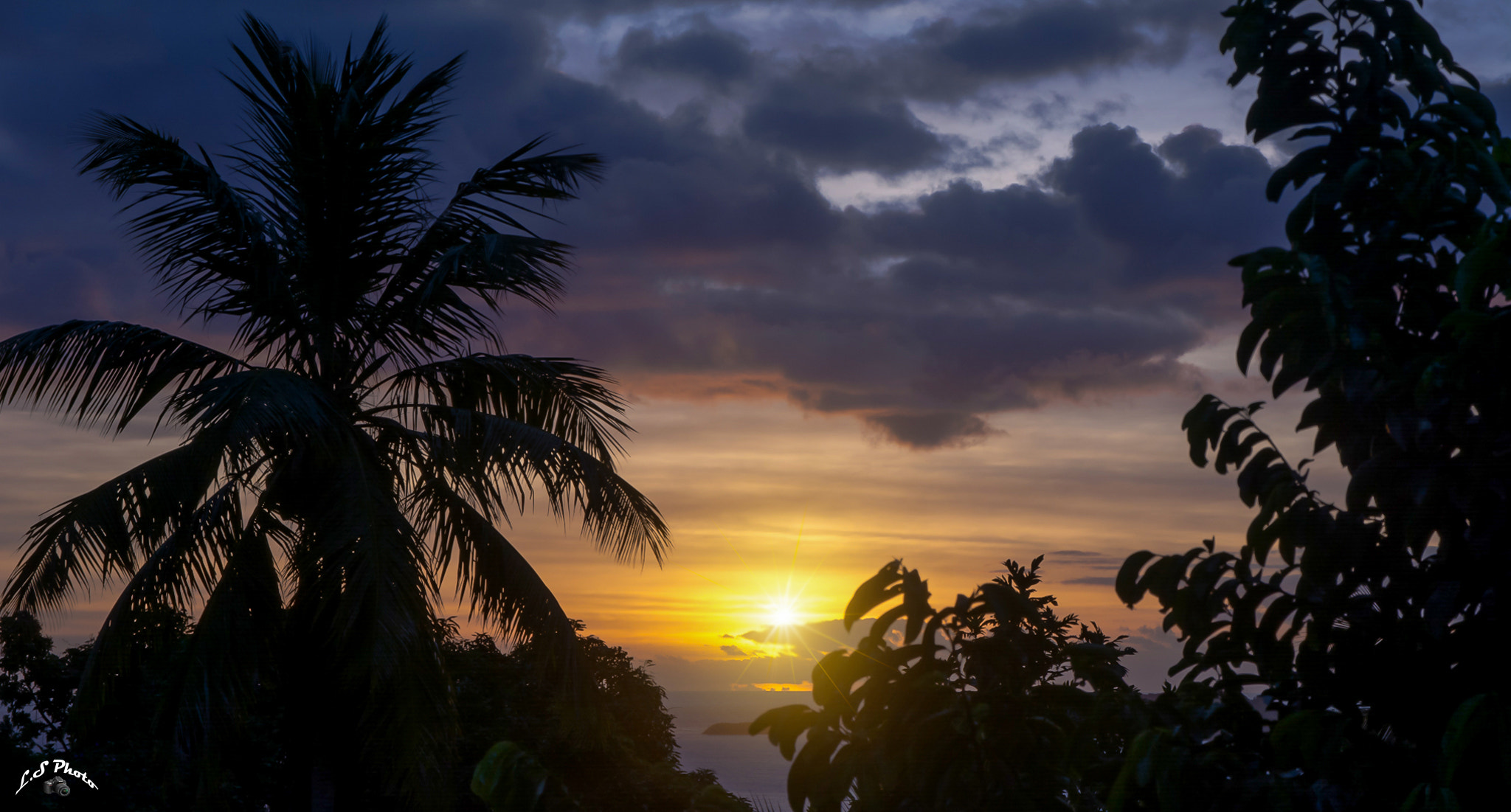 Sigma 17-70mm F2.8-4 DC Macro OS HSM | C sample photo. Sunrise martinique photography