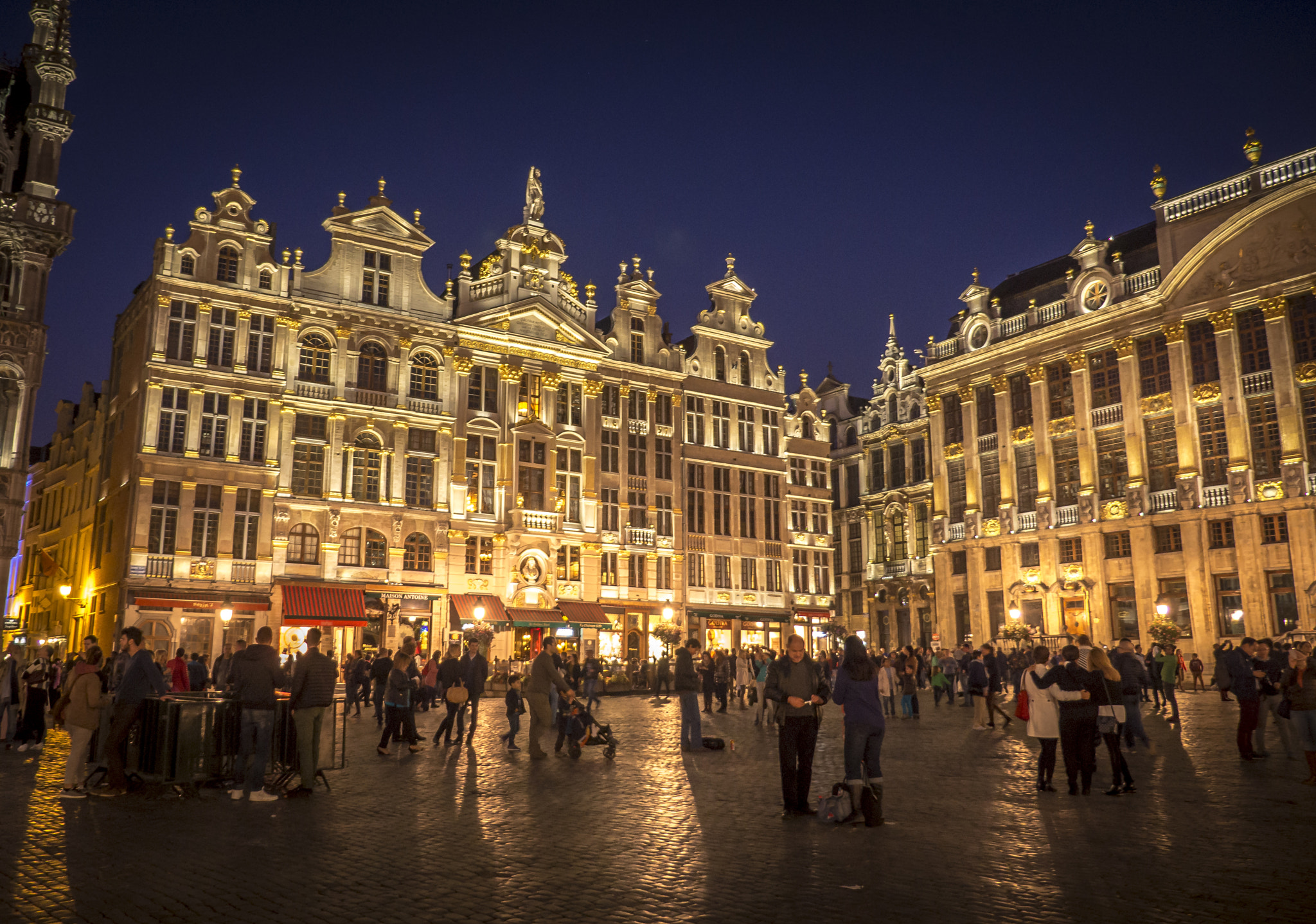Panasonic Lumix G X Vario 12-35mm F2.8 ASPH Power OIS sample photo. Golden platz photography