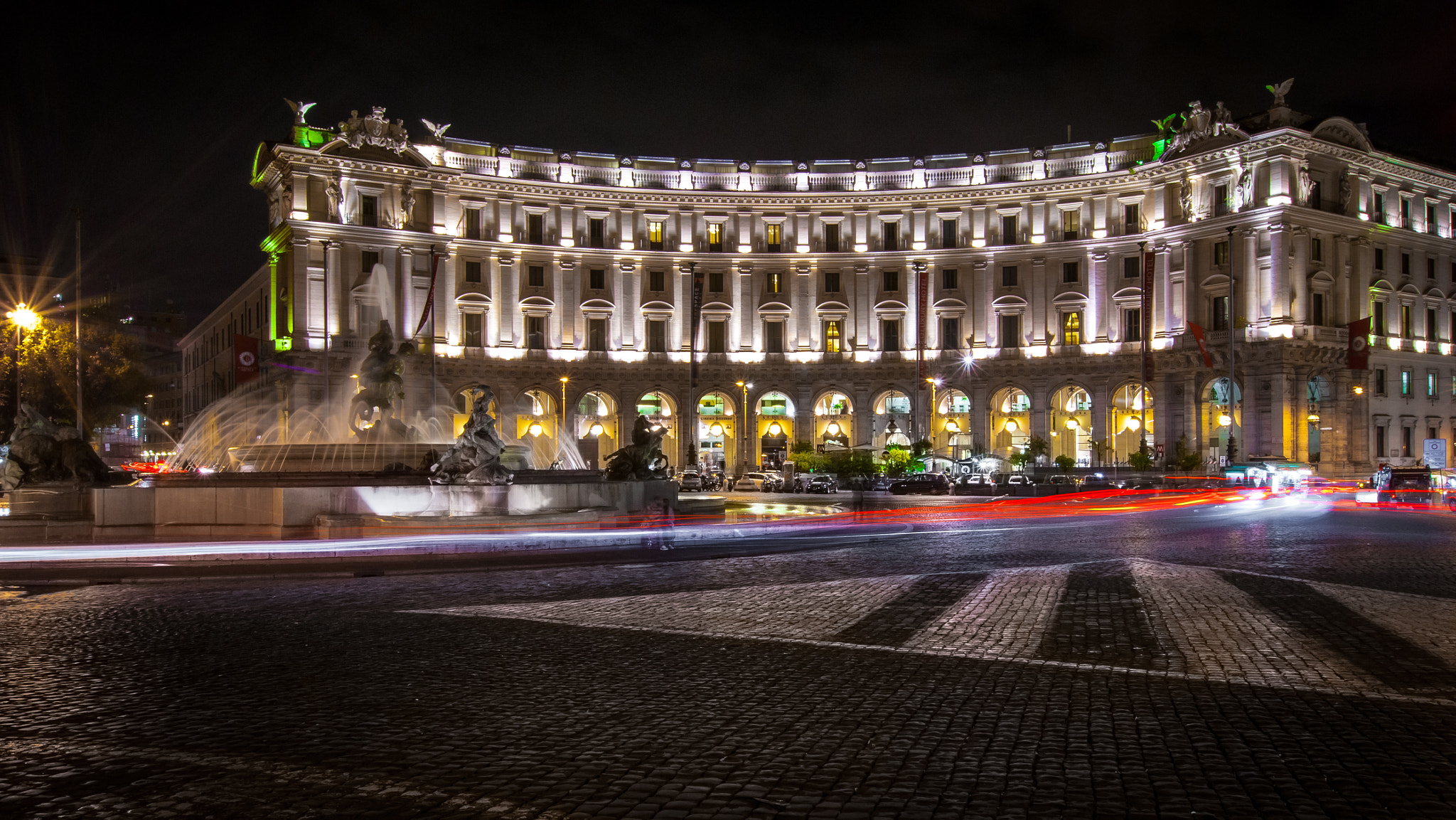 Sony Alpha DSLR-A350 + Sony DT 18-55mm F3.5-5.6 SAM sample photo. Roma piazza della repubblica palazzo exedra photography