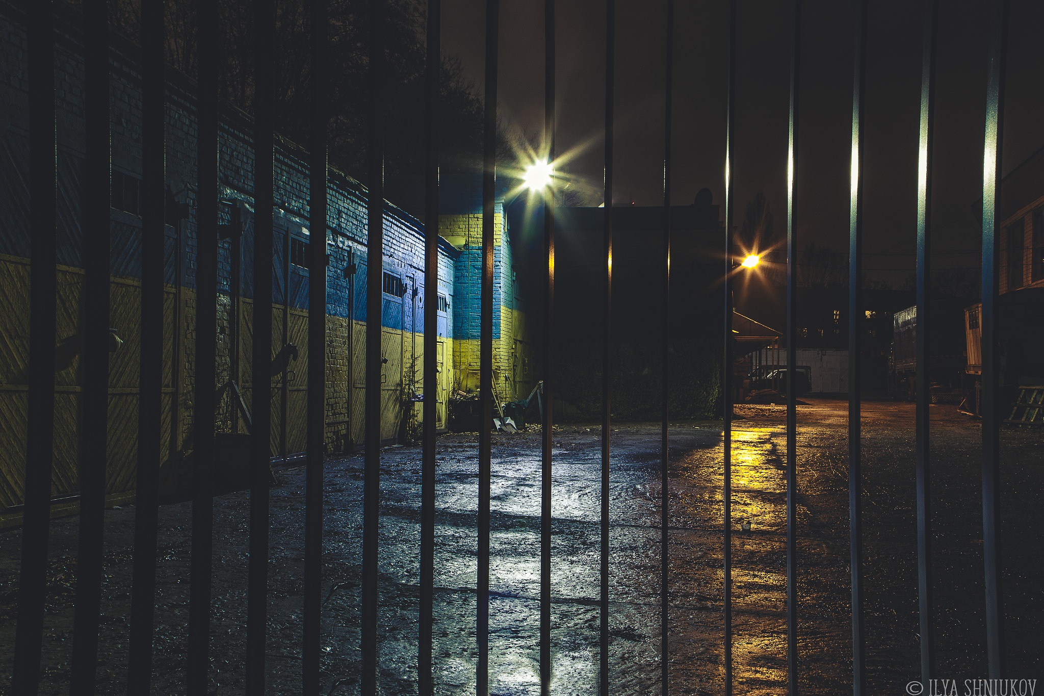 Canon EOS 500D (EOS Rebel T1i / EOS Kiss X3) sample photo. Kiev places at night photography