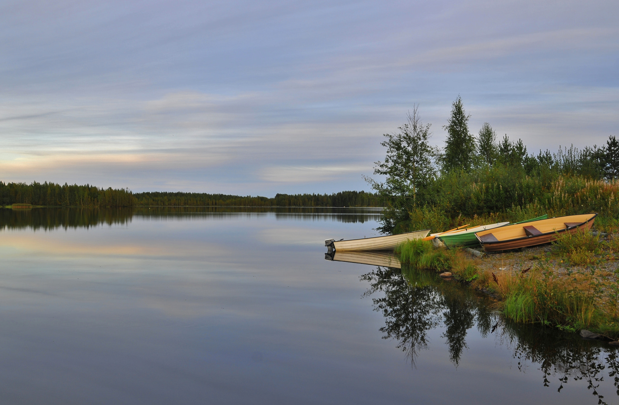 Nikon D300 + Sigma 24-60mm F2.8 EX DG sample photo. Boats at the river photography