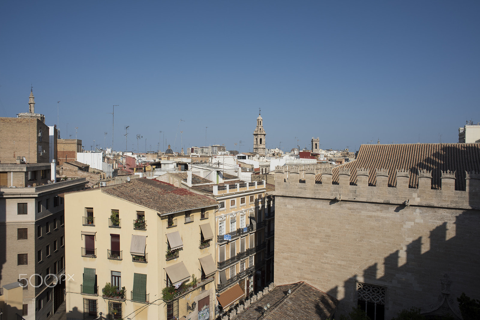 Nikon D810 + Nikon AF Nikkor 24mm F2.8D sample photo. Le lonja, valencia, spain. photography