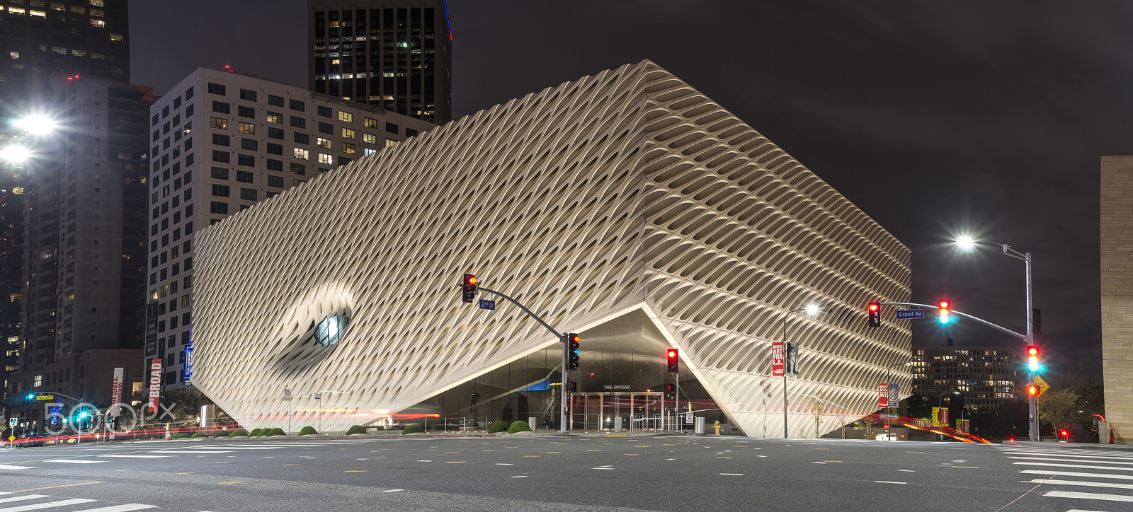 Sony a99 II + Sony DT 35mm F1.8 SAM sample photo. The broad - los angeles photography