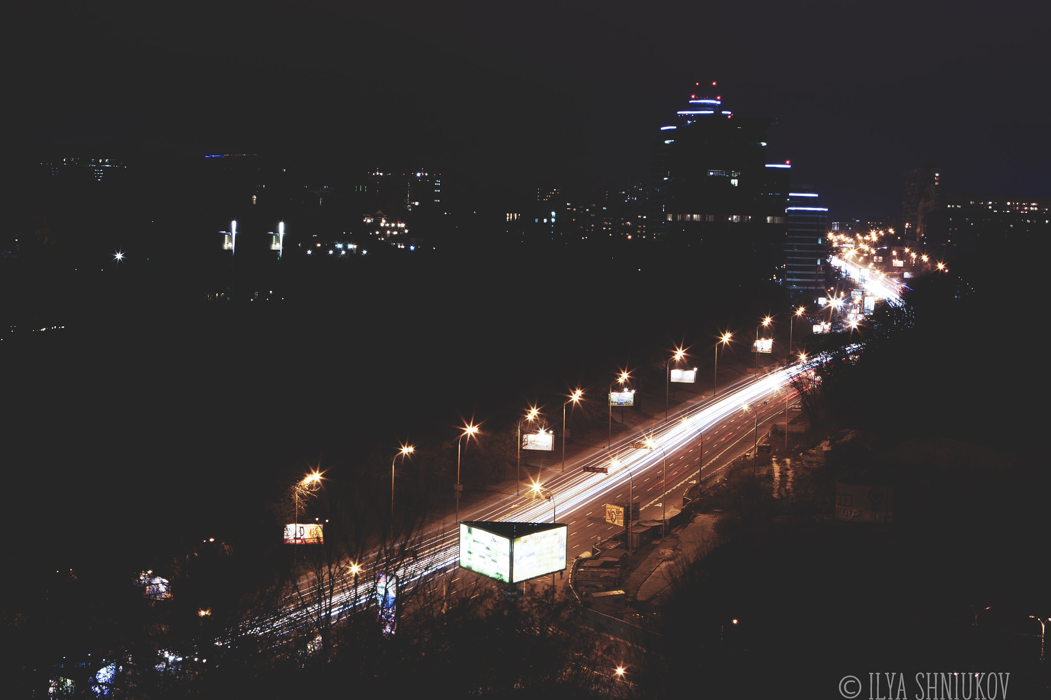 Canon EOS 500D (EOS Rebel T1i / EOS Kiss X3) sample photo. Kiev at night. photography